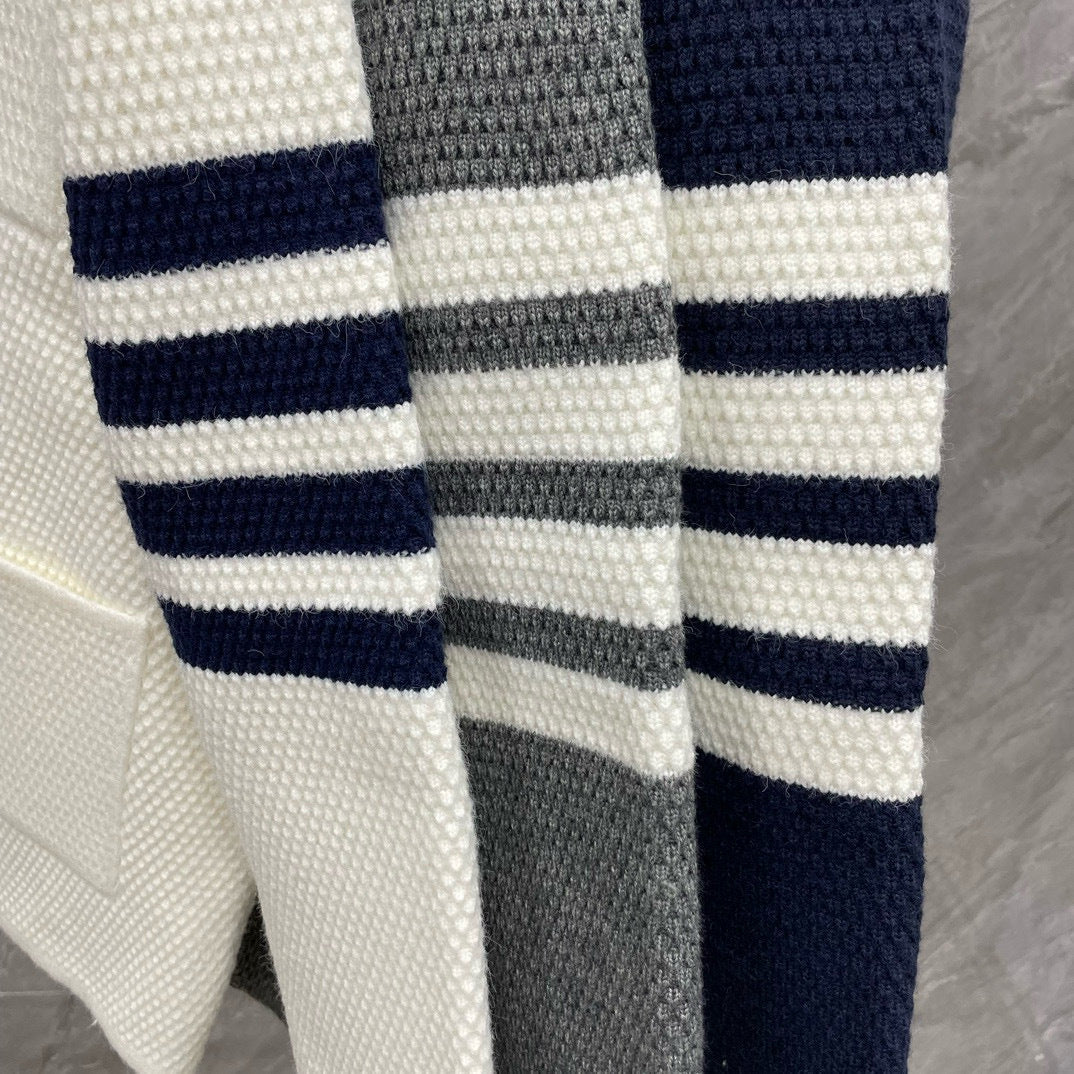 knitted hoodie
