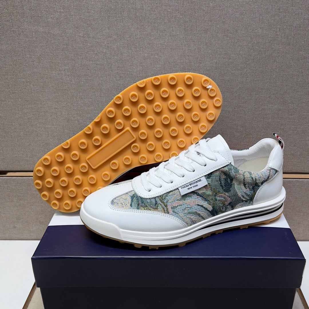 Leather sneakers