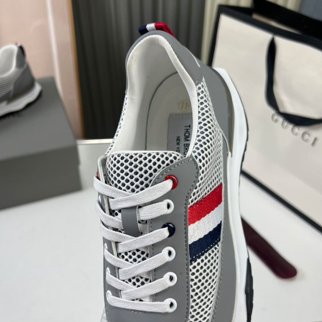 Leather sneakers