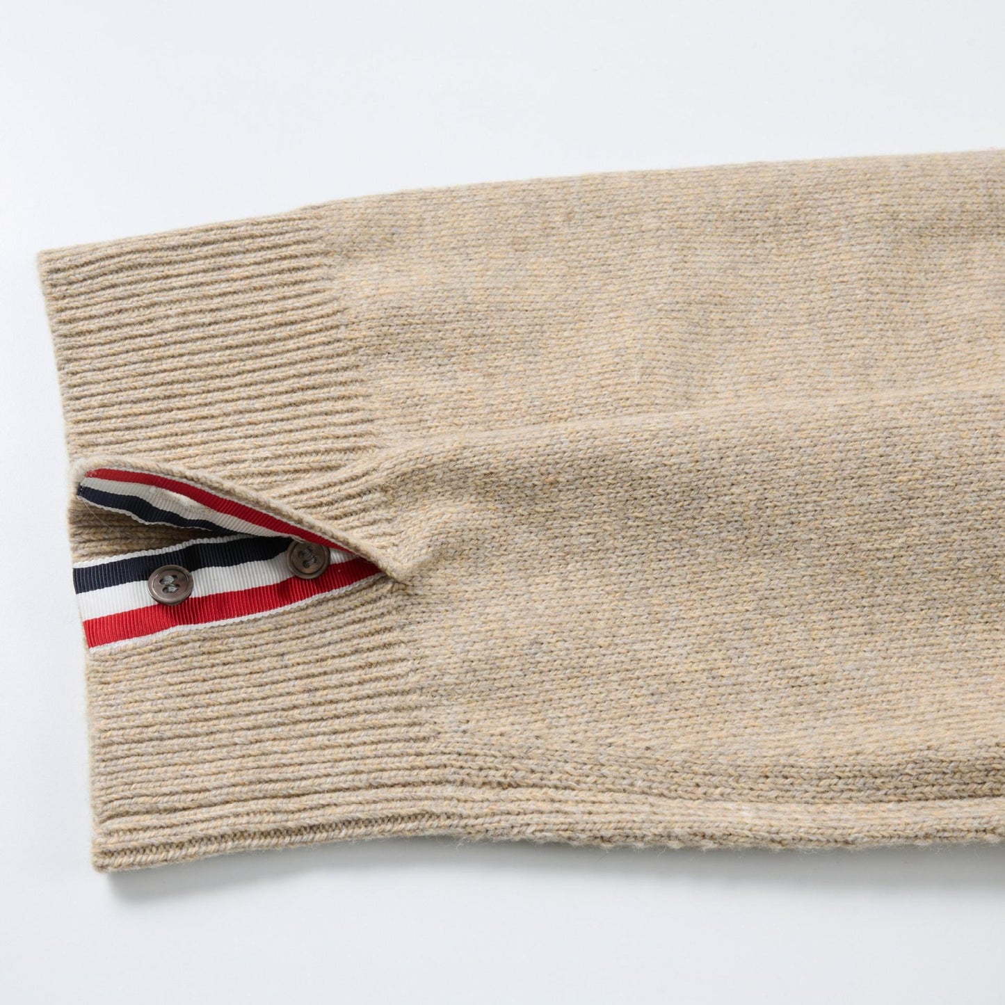 New round neck knit sweater