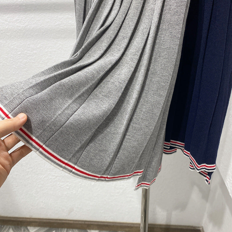 Knitted pleated skirt