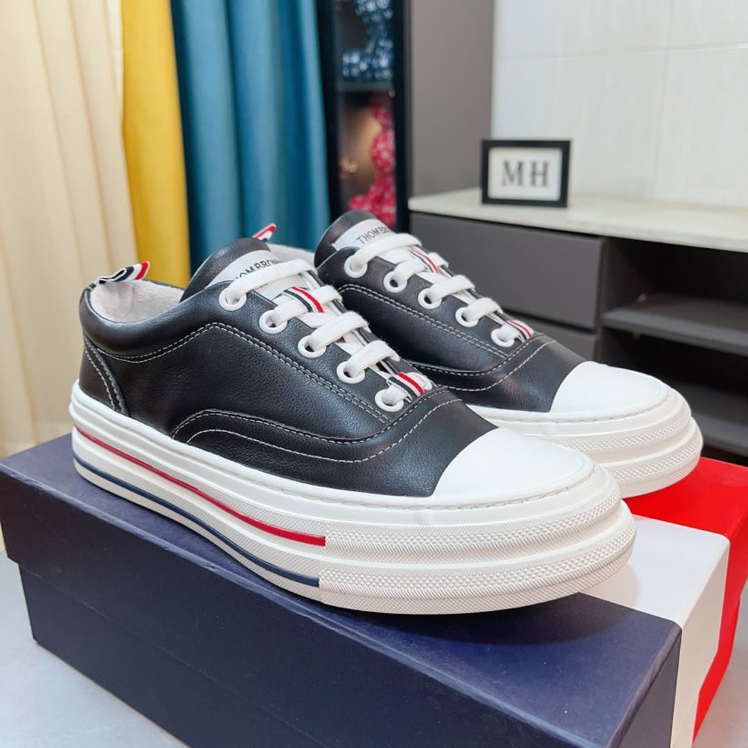 Leather sneakers