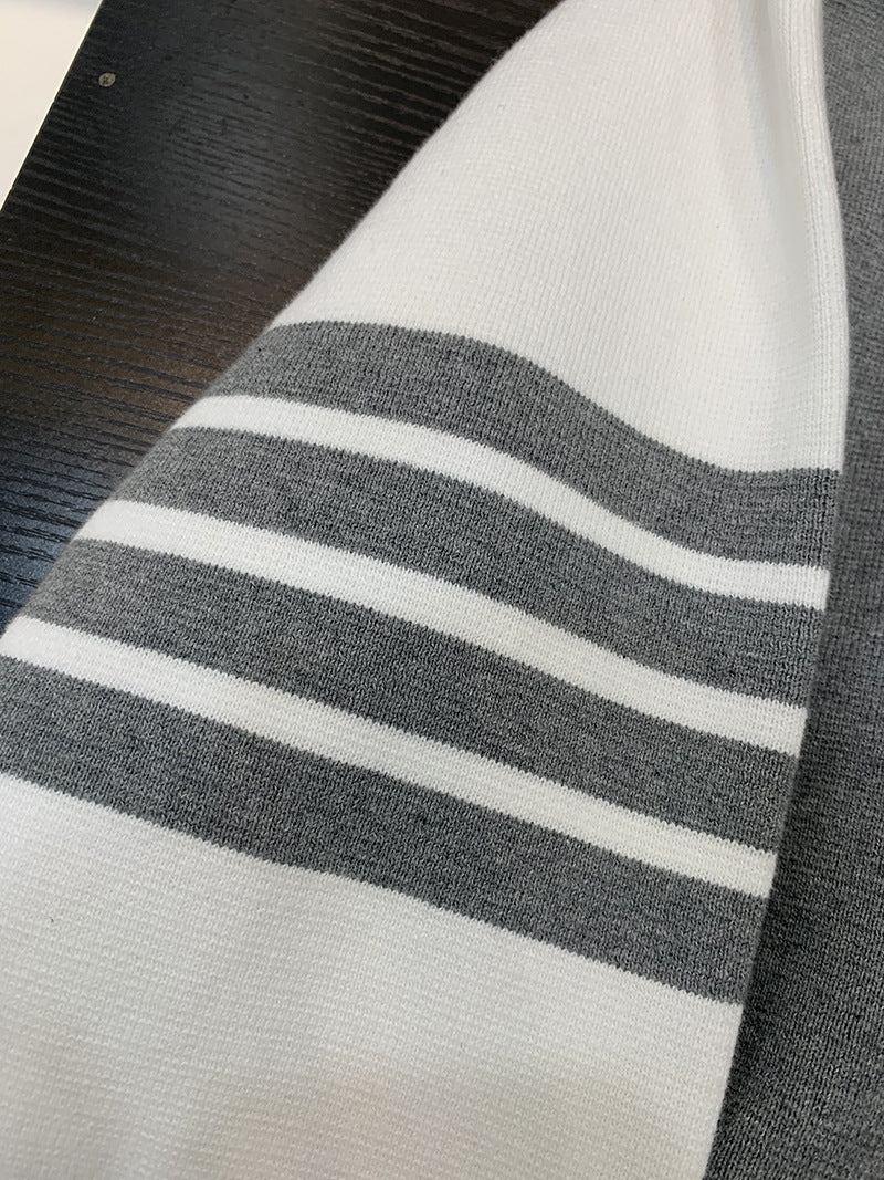 Four-pole baseball uniform