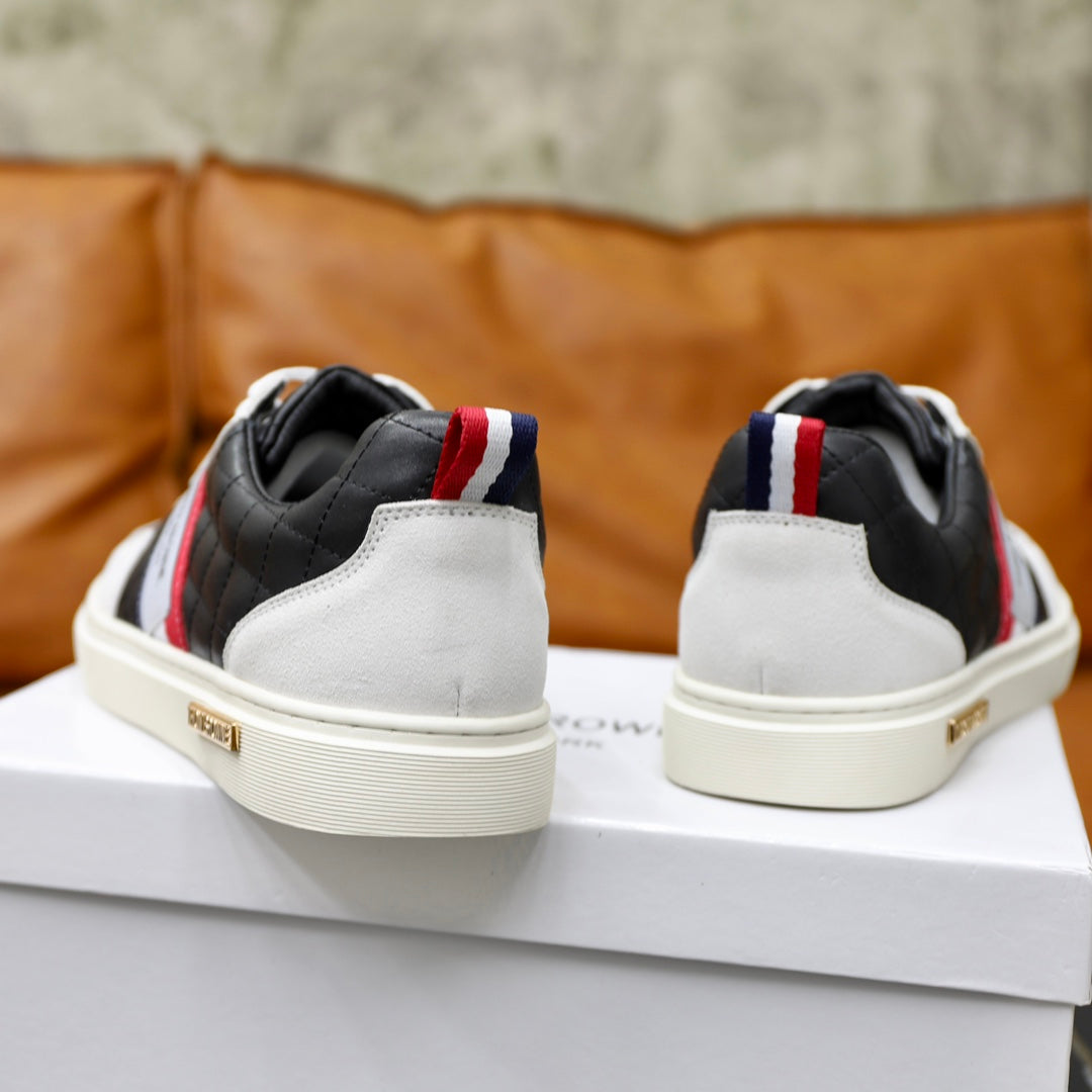 Leather sneakers