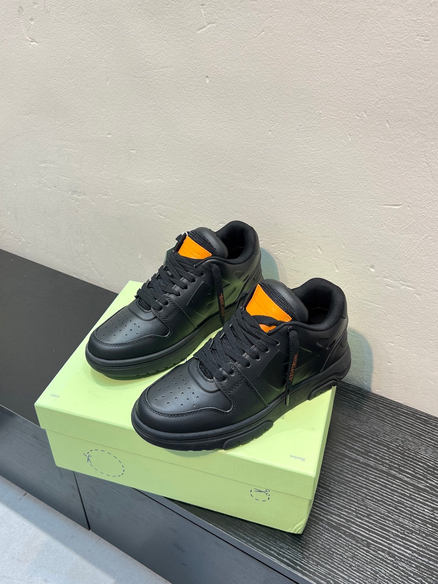 Off Matching sneakers for couples
