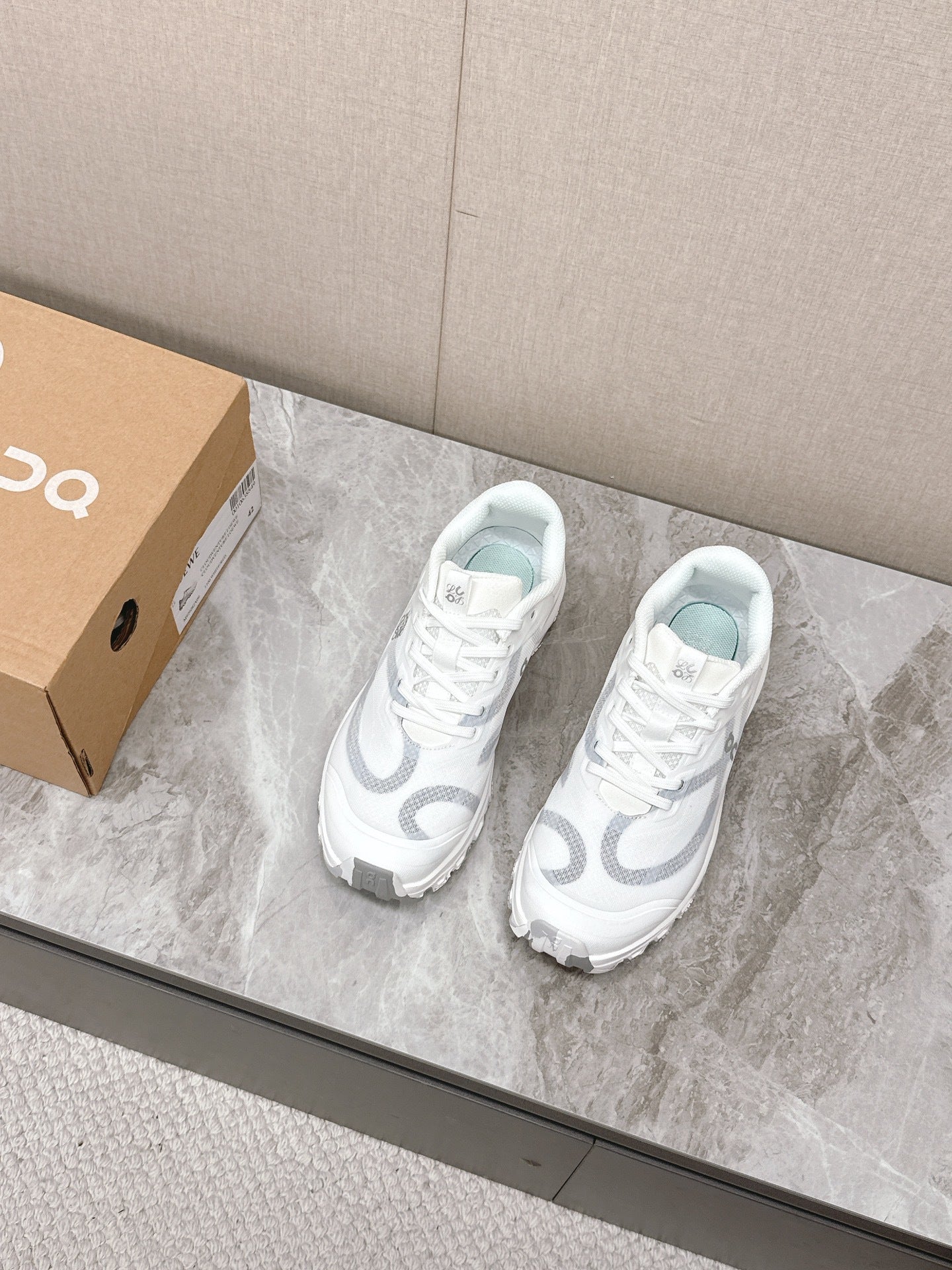 LOE Classic Casual Sneakers