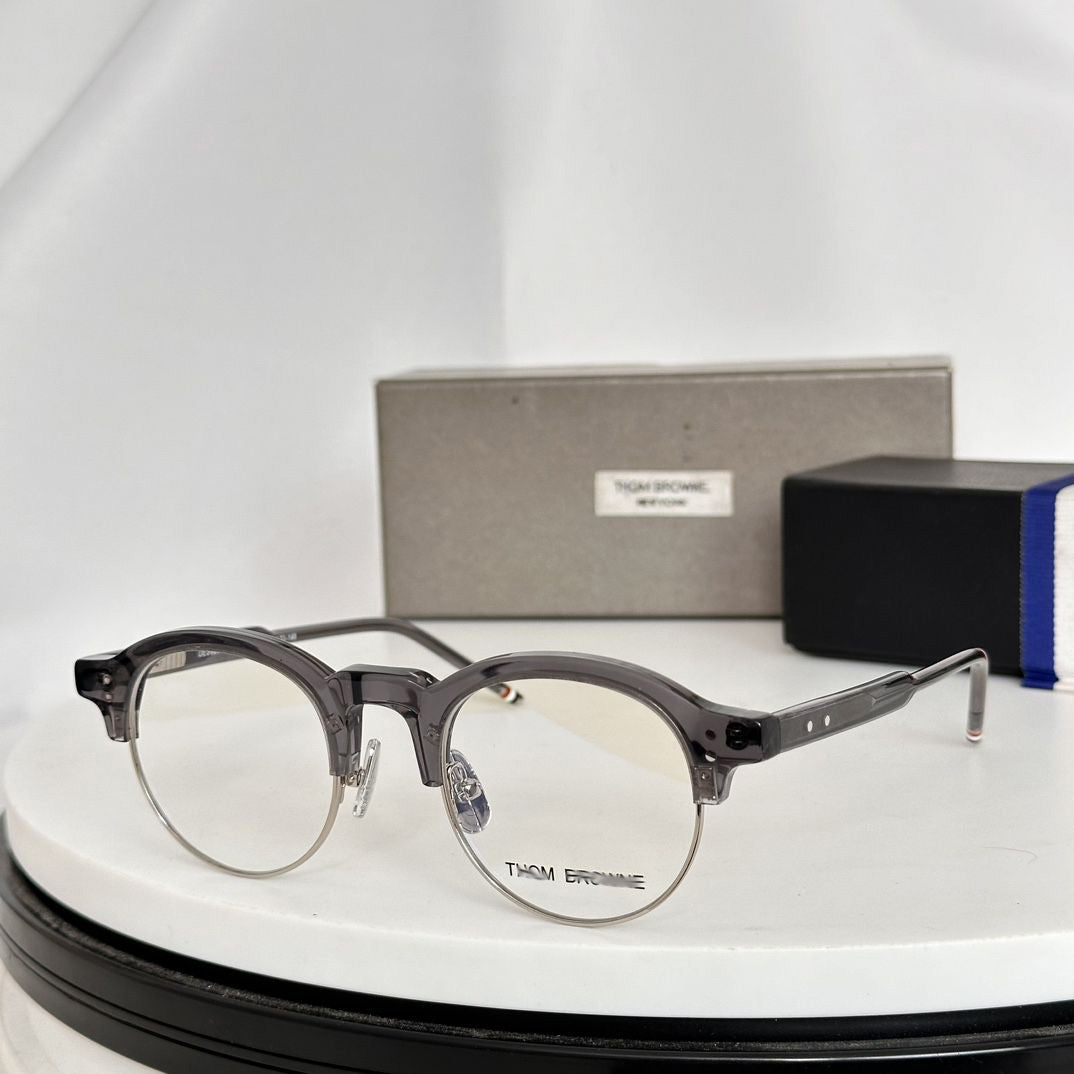 Classic style sunglasses