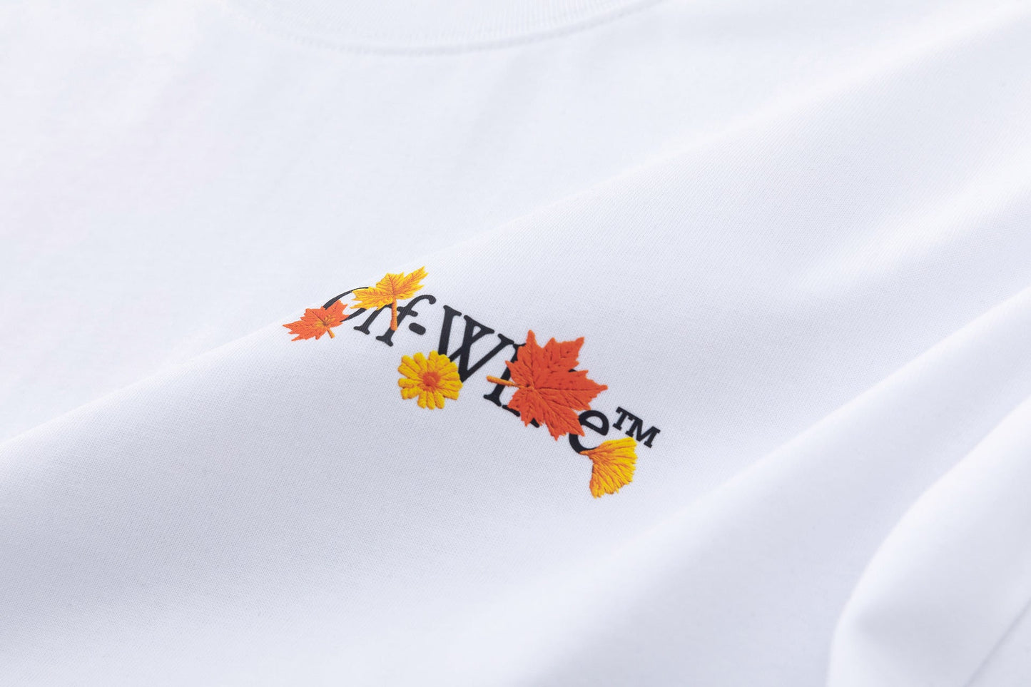 OFF  Chrysanthemum-pattern T-shirt
