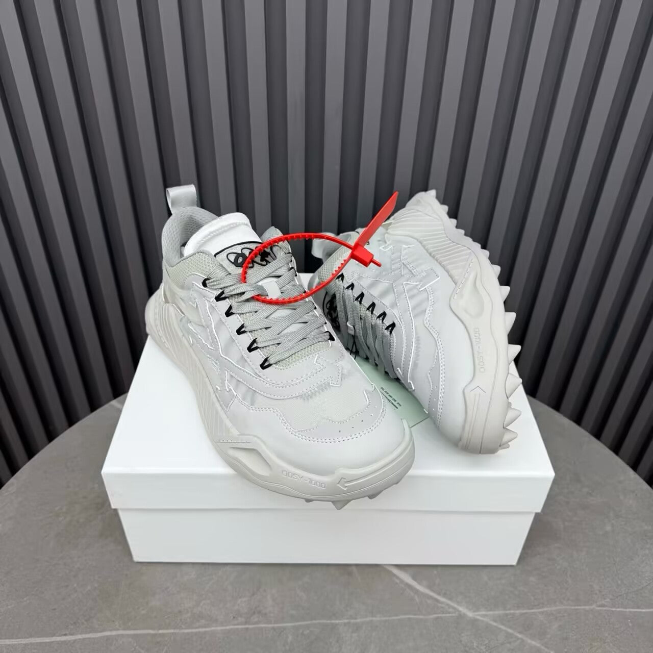 Off  New white sneakers for men and women
