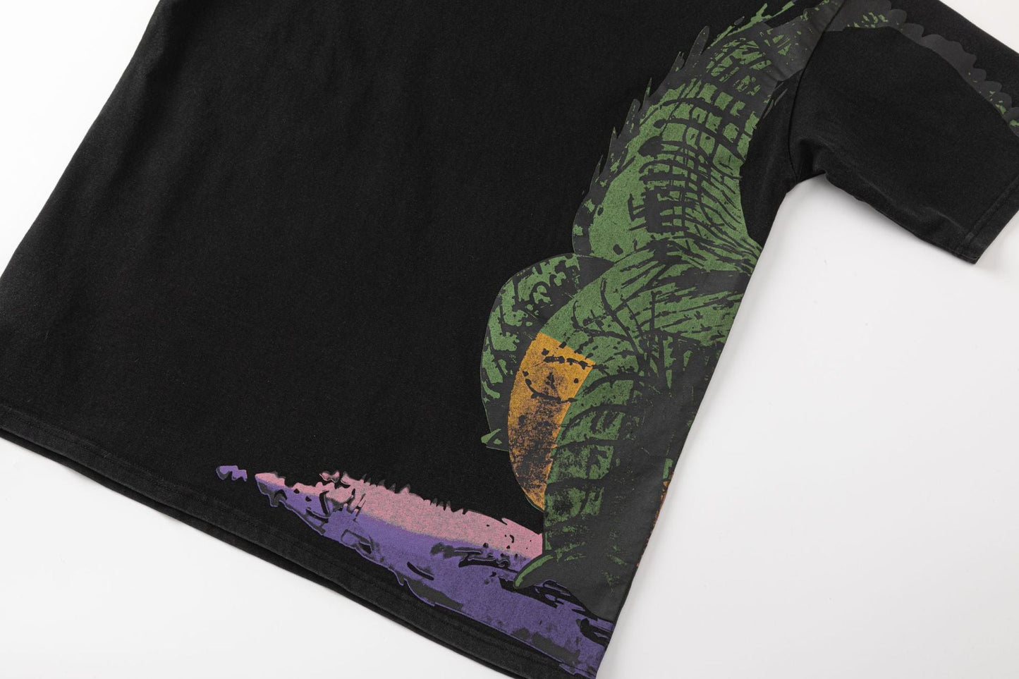 OFF  Giant Crocodile Arrow T-Shirt