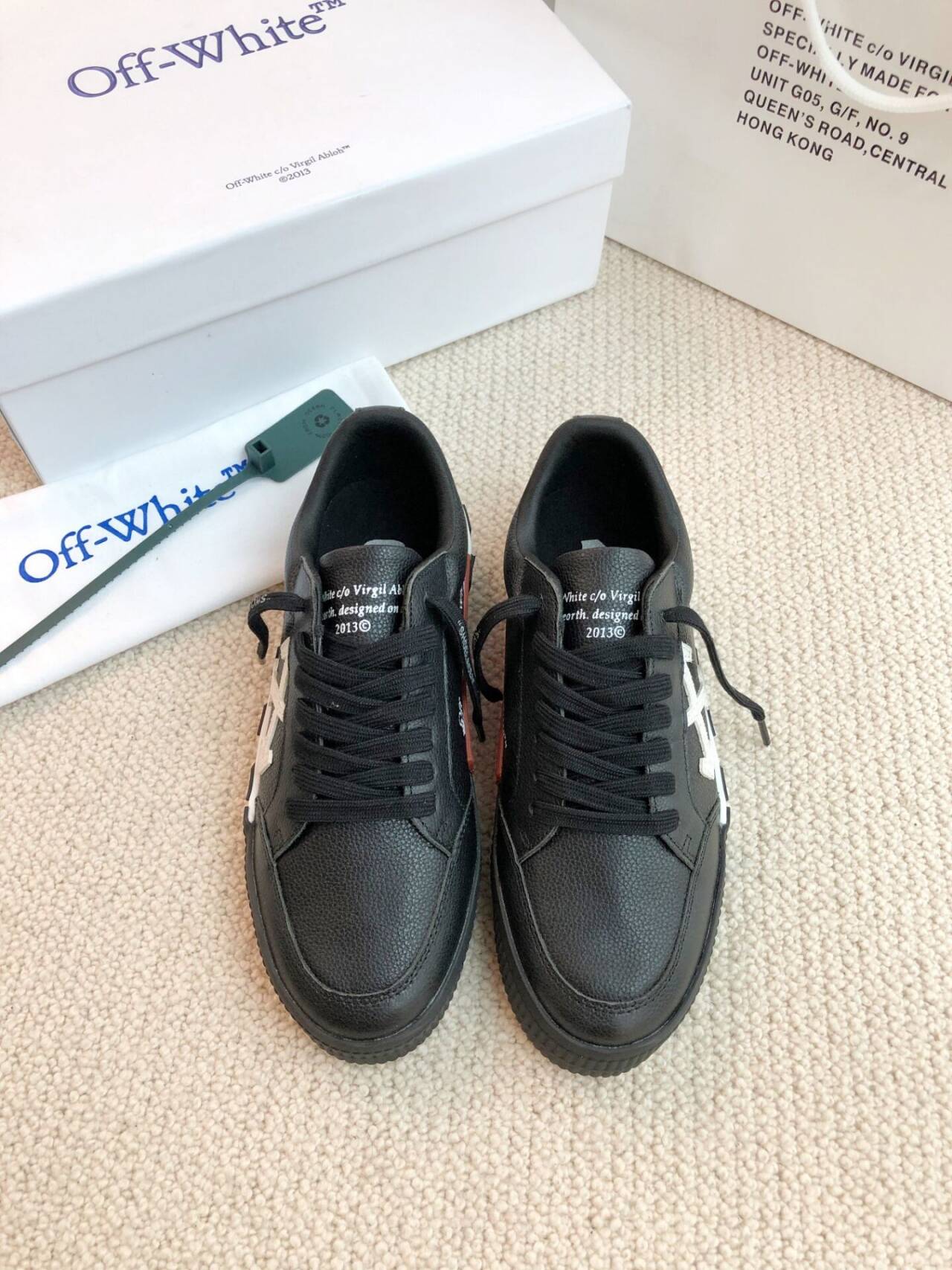 Off  Classic Leather Casual Shoes