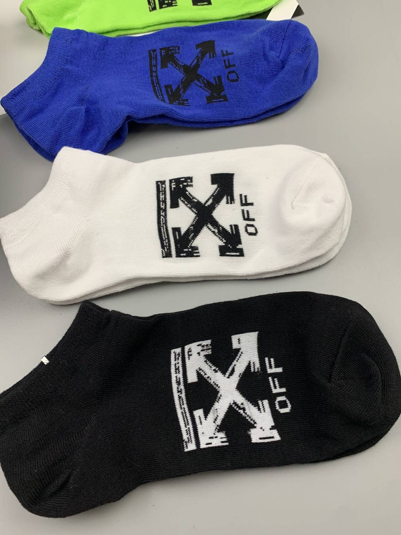 Off  Pure cotton low-cut socks