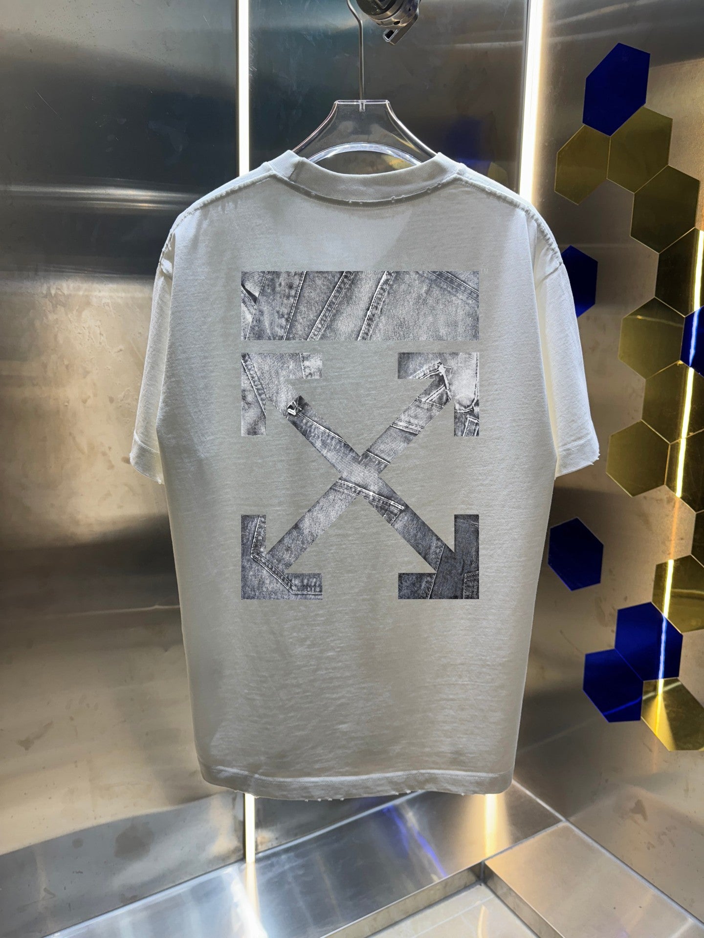 OFF  Distressed graphic T-shirt