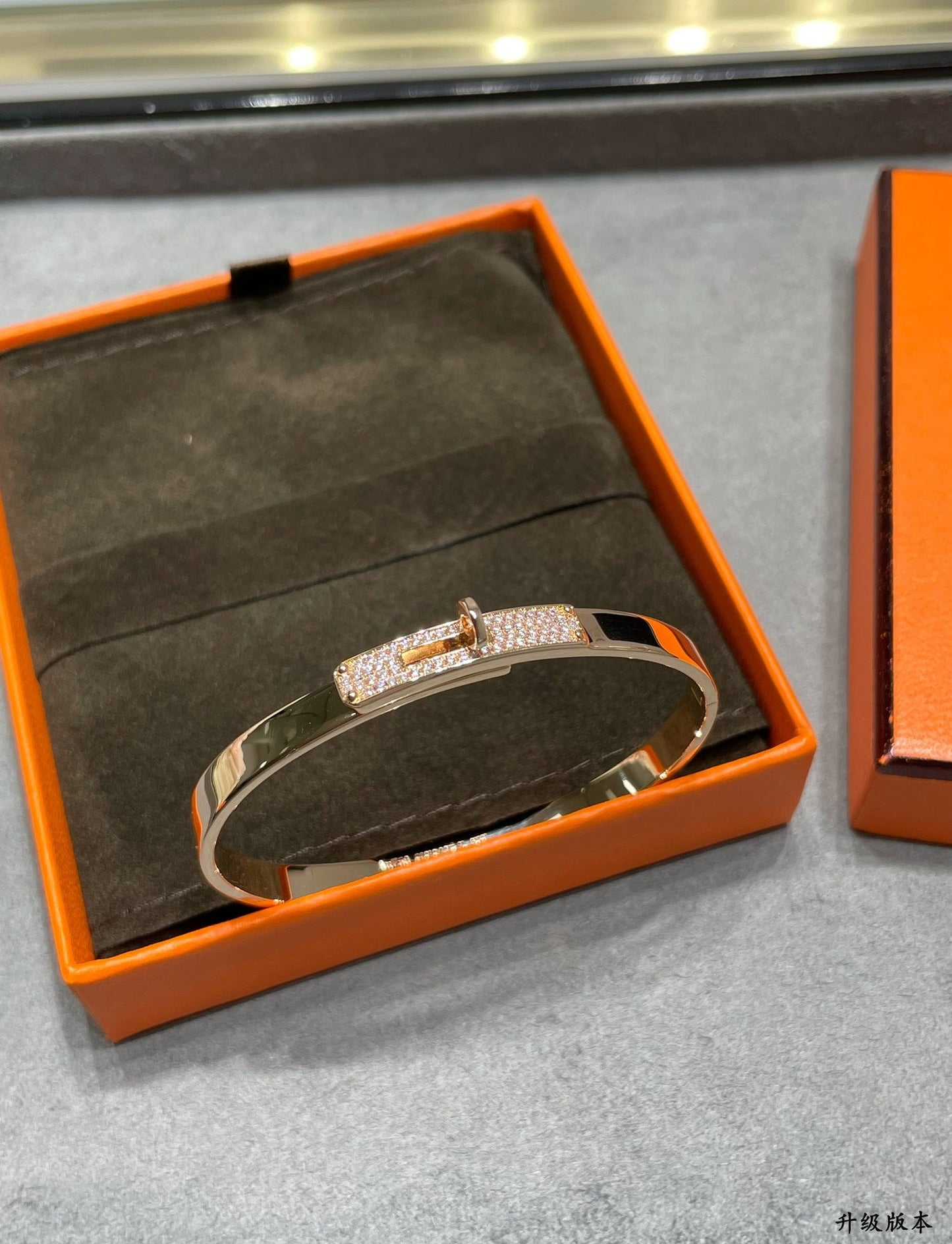 18K Kelly Small Model Diamond Hermes Bracelet