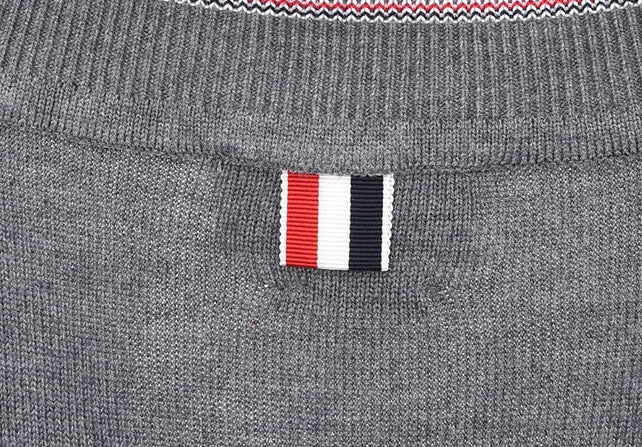 2025  Knitted cardigan
