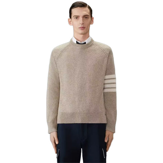 New round neck knit sweater