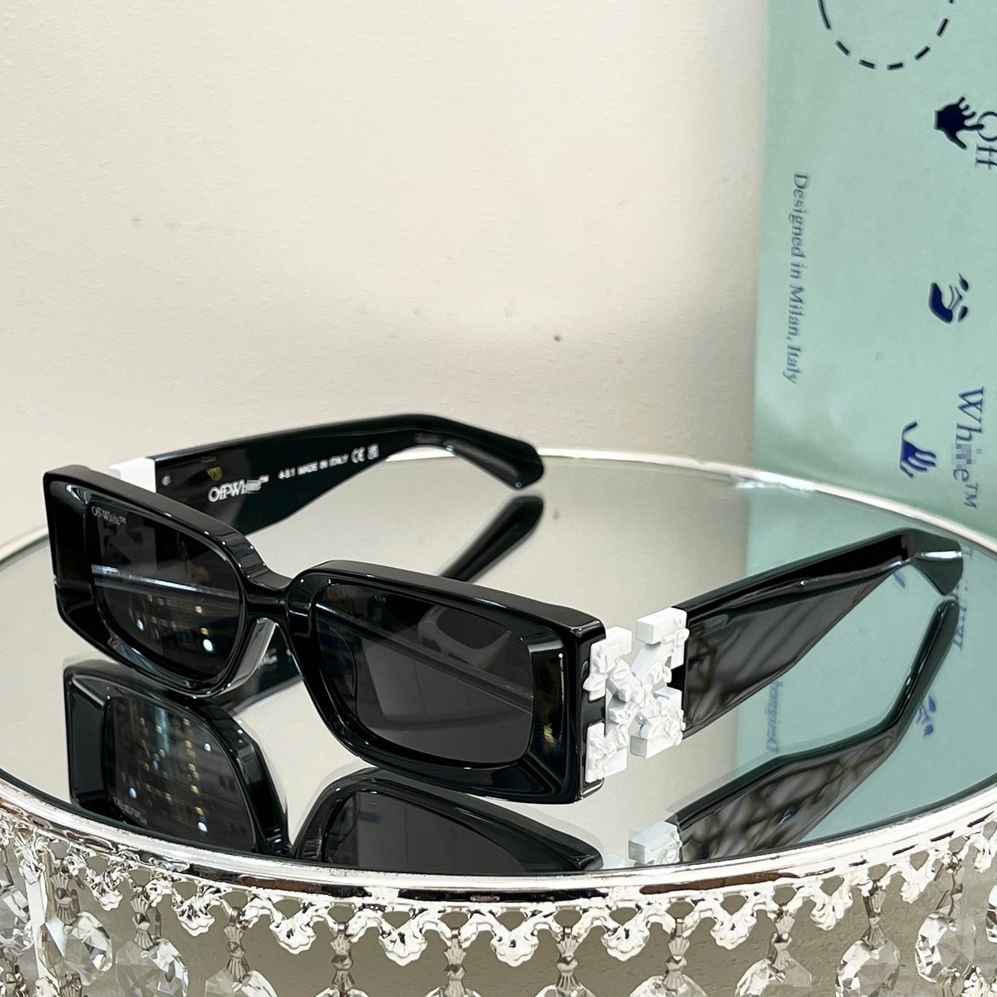 OFF Arrow logo sunglasses#098