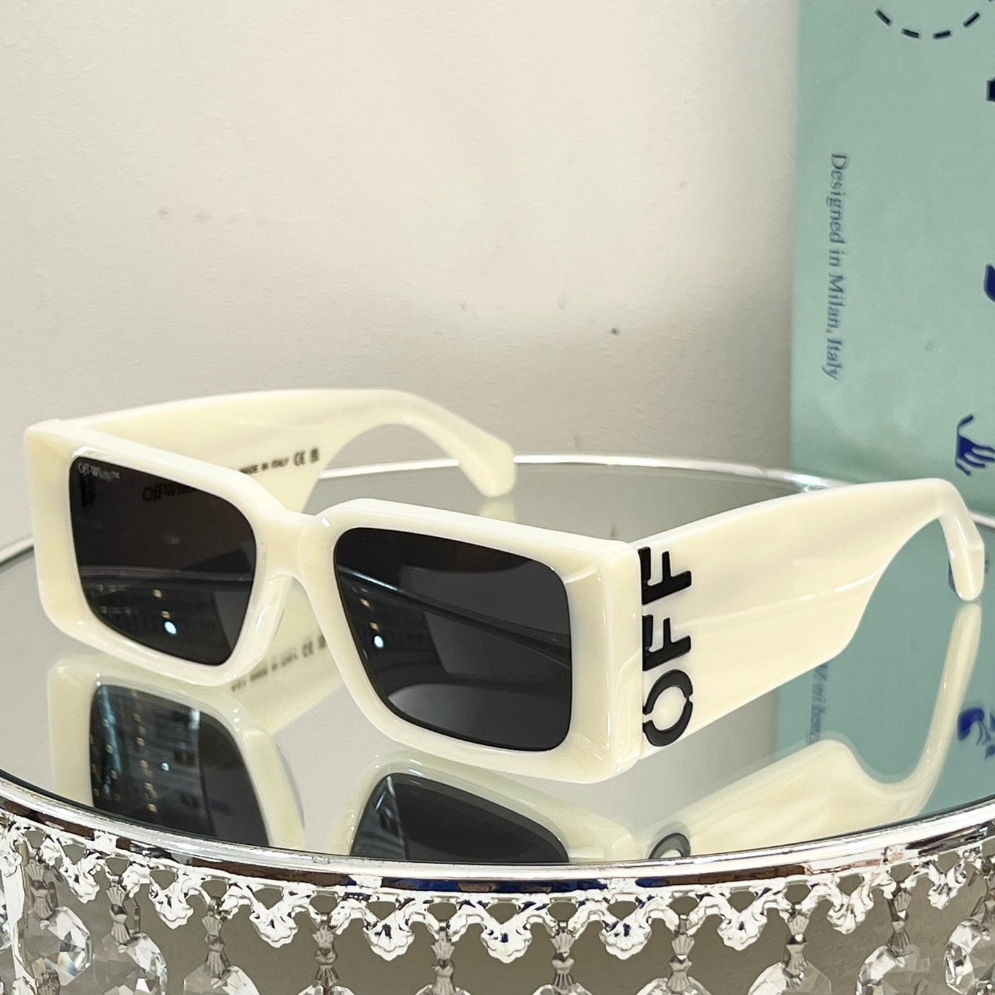 OFF Arrow logo sunglasses#097