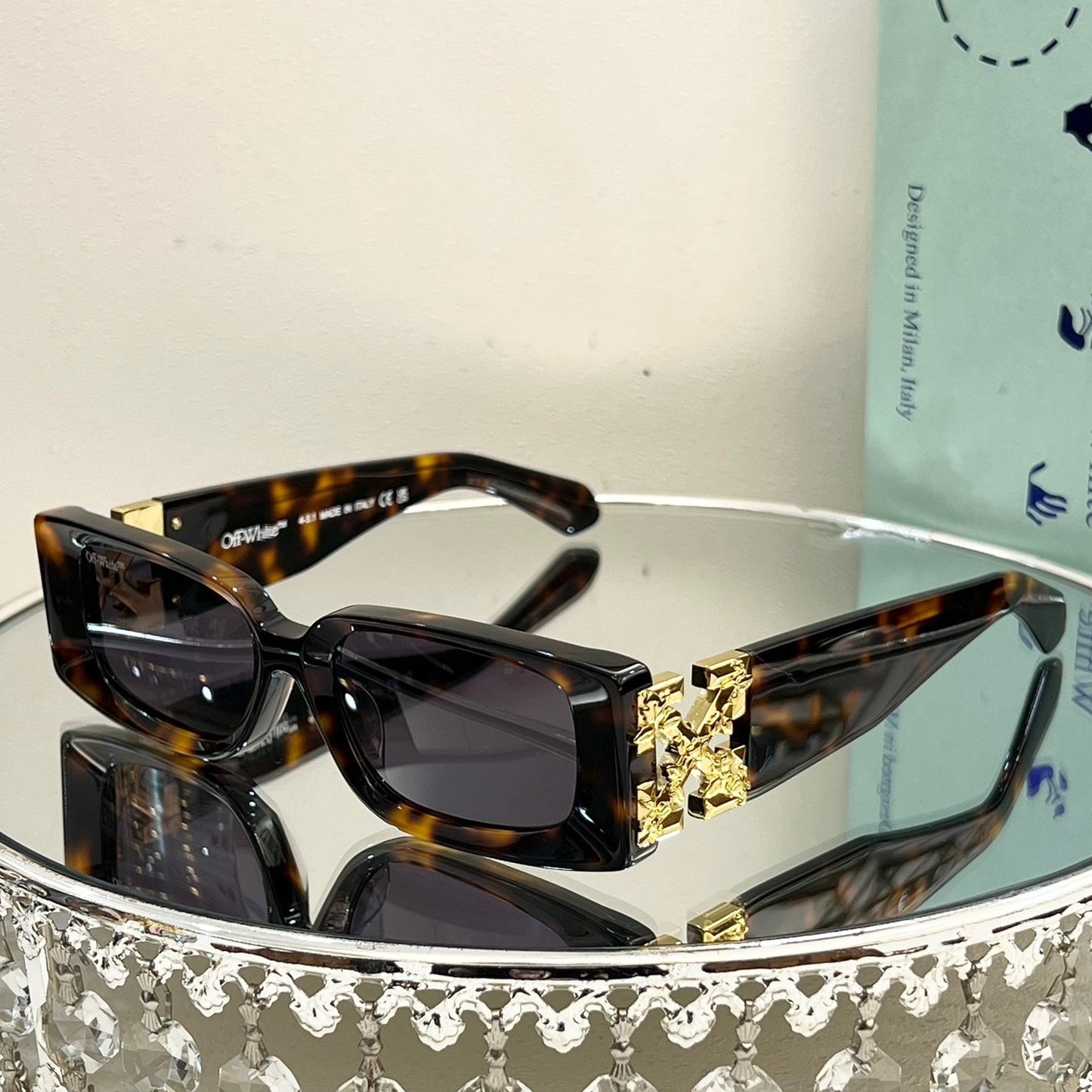 OFF Arrow logo sunglasses#098