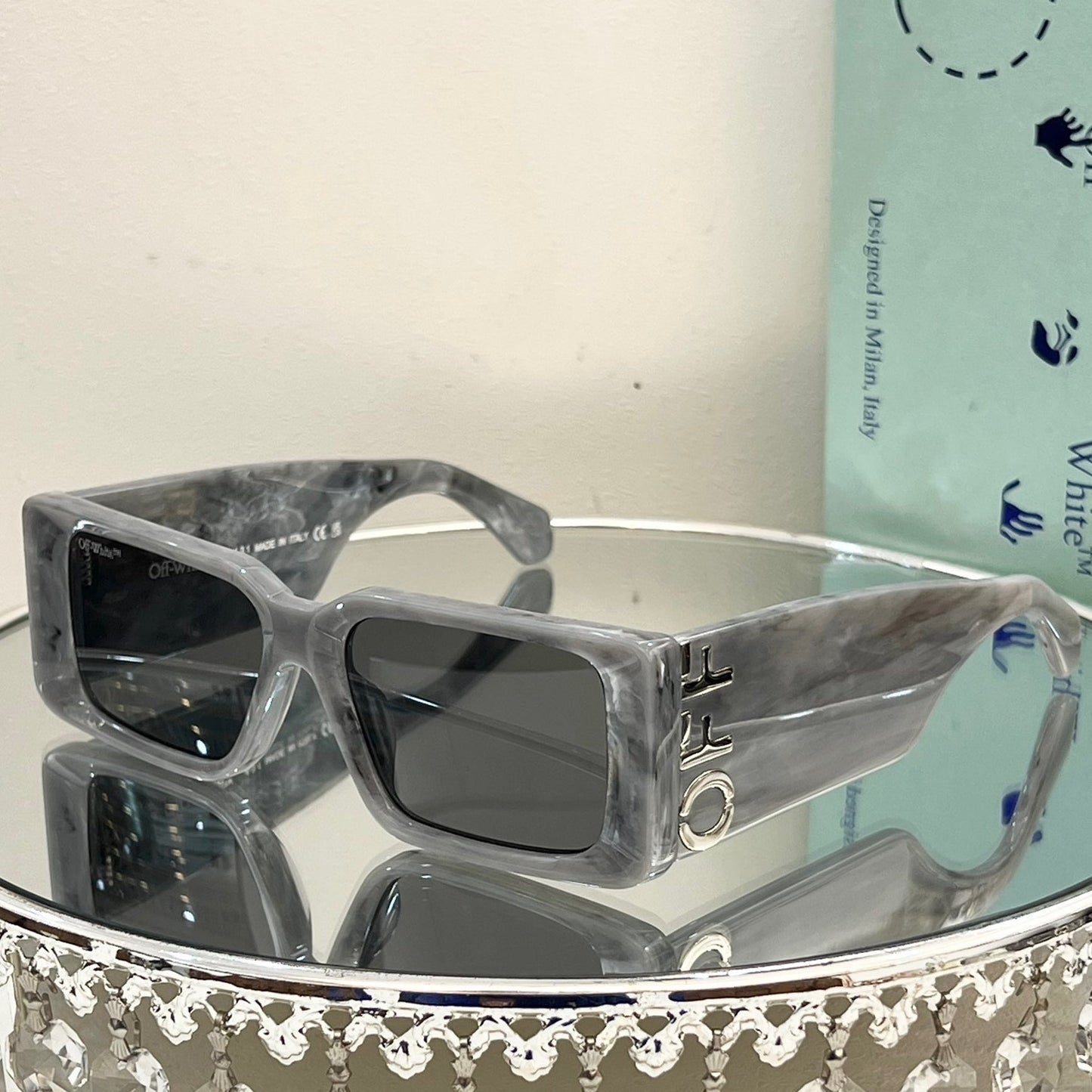 OFF Arrow logo sunglasses#097