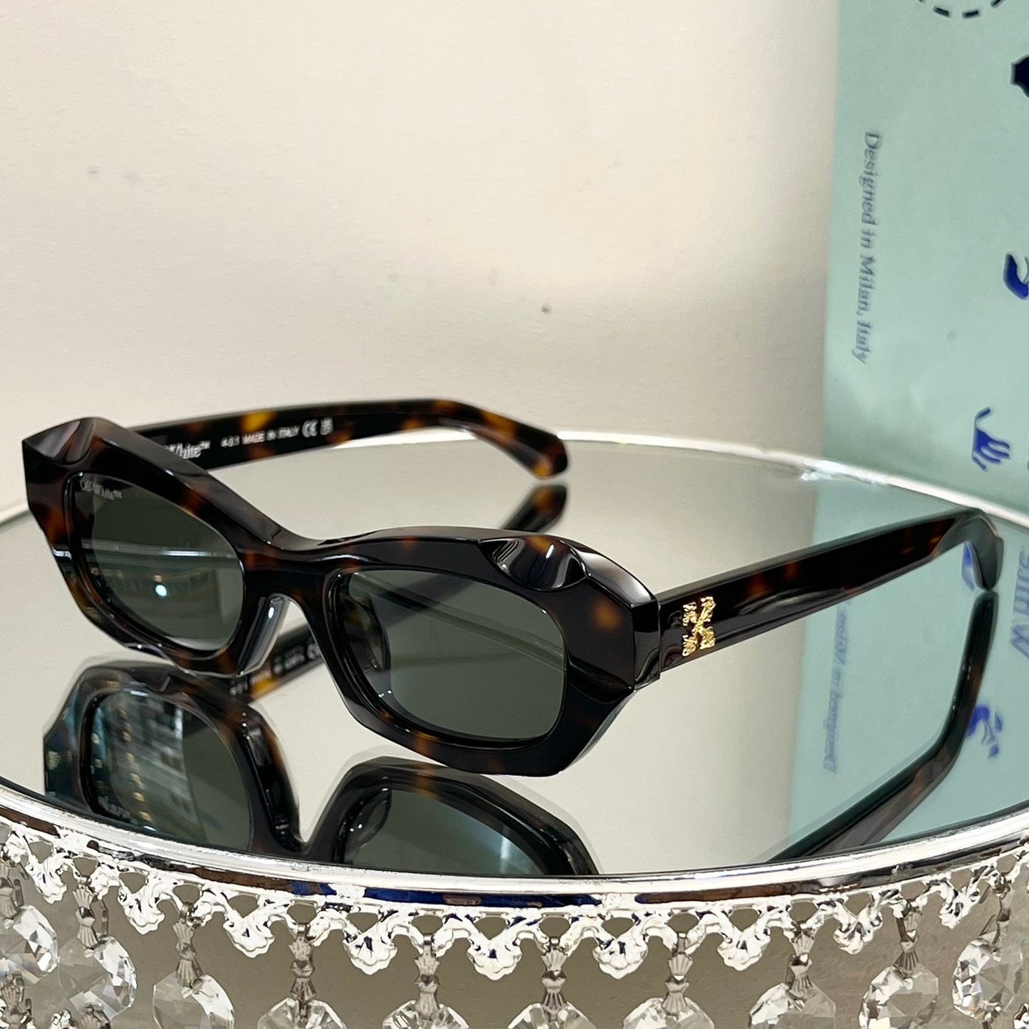 OFF Arrow logo sunglasses#092