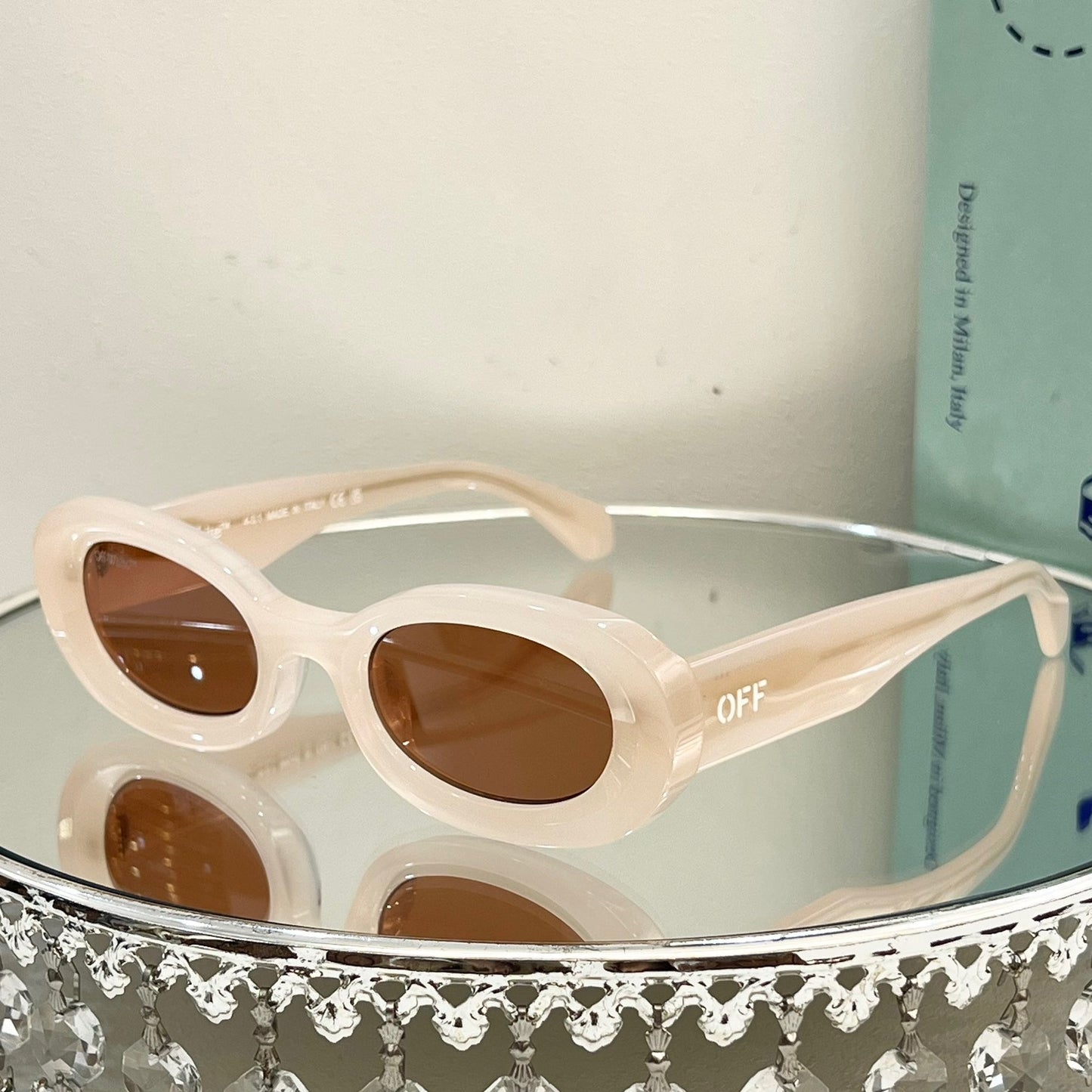 OFF Arrow logo sunglasses#087