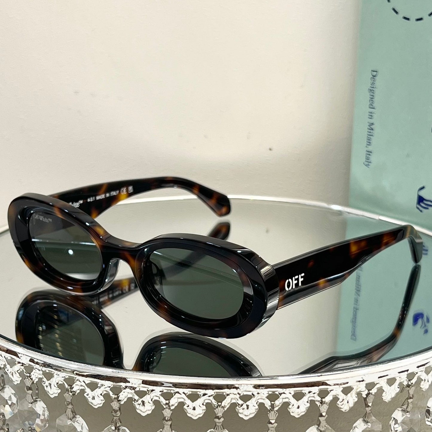 OFF Arrow logo sunglasses#087