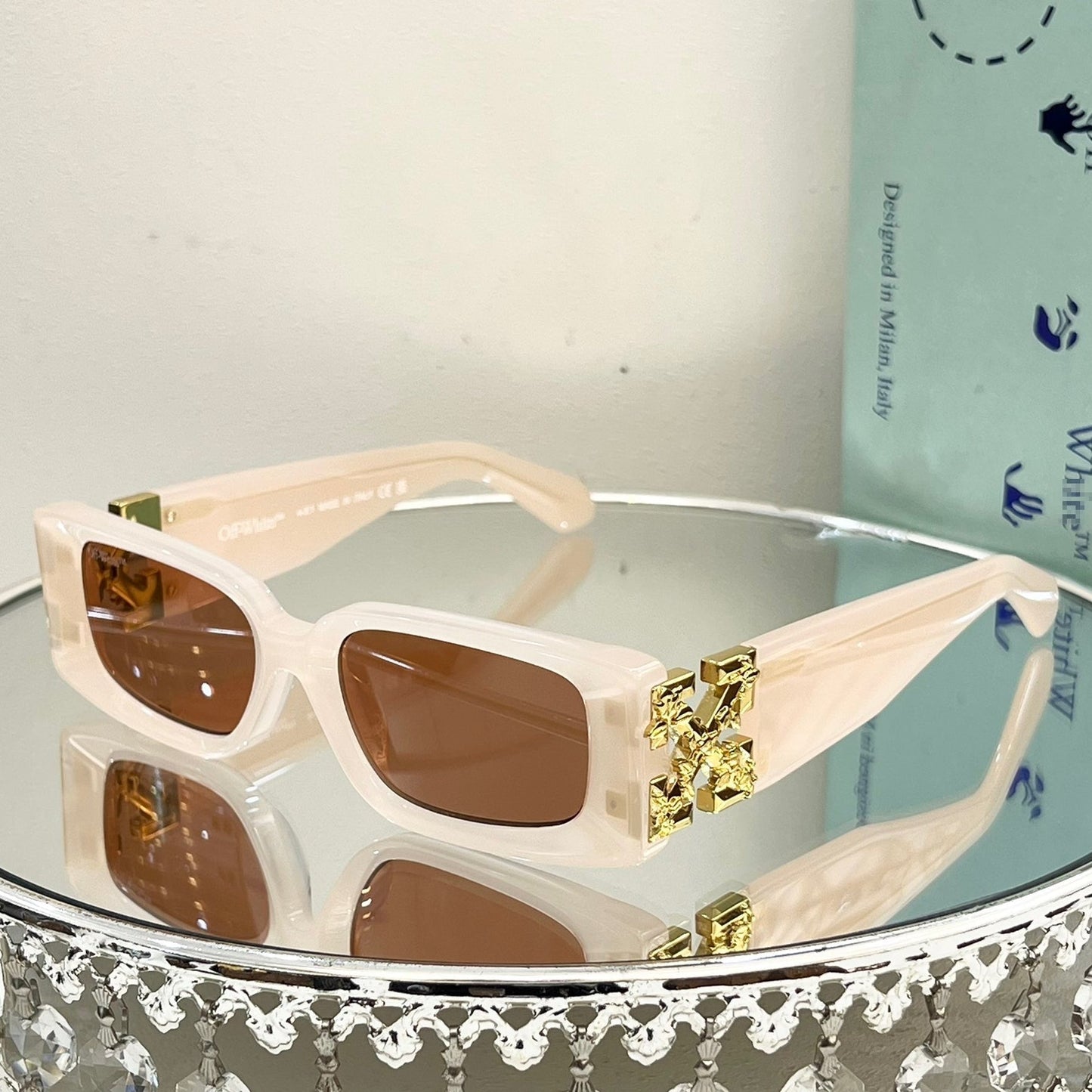 OFF Arrow logo sunglasses#098