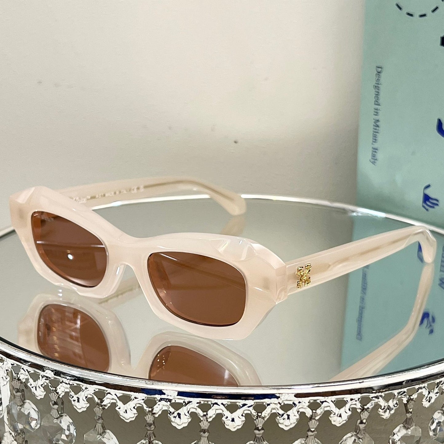 OFF Arrow logo sunglasses#092