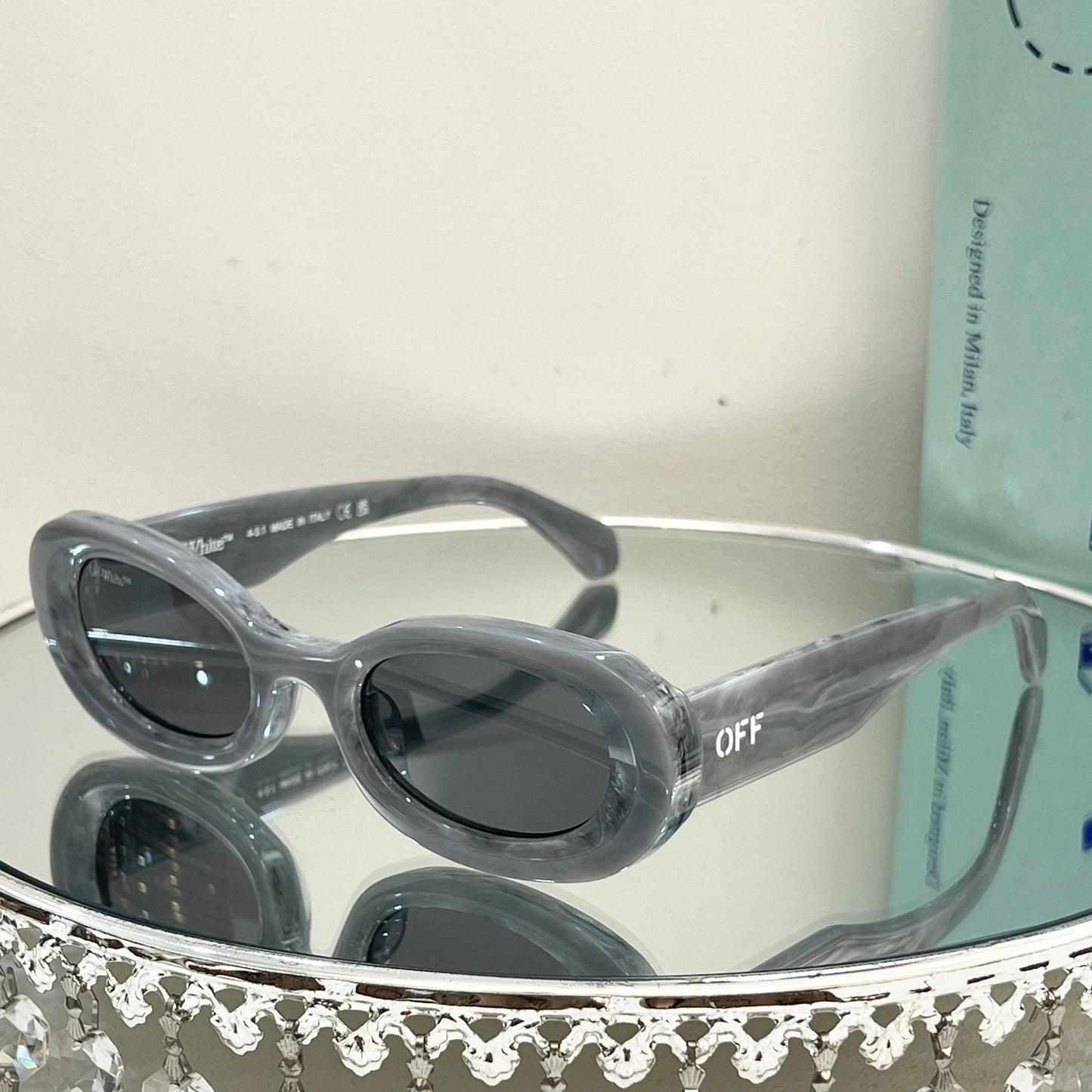 OFF Arrow logo sunglasses#087