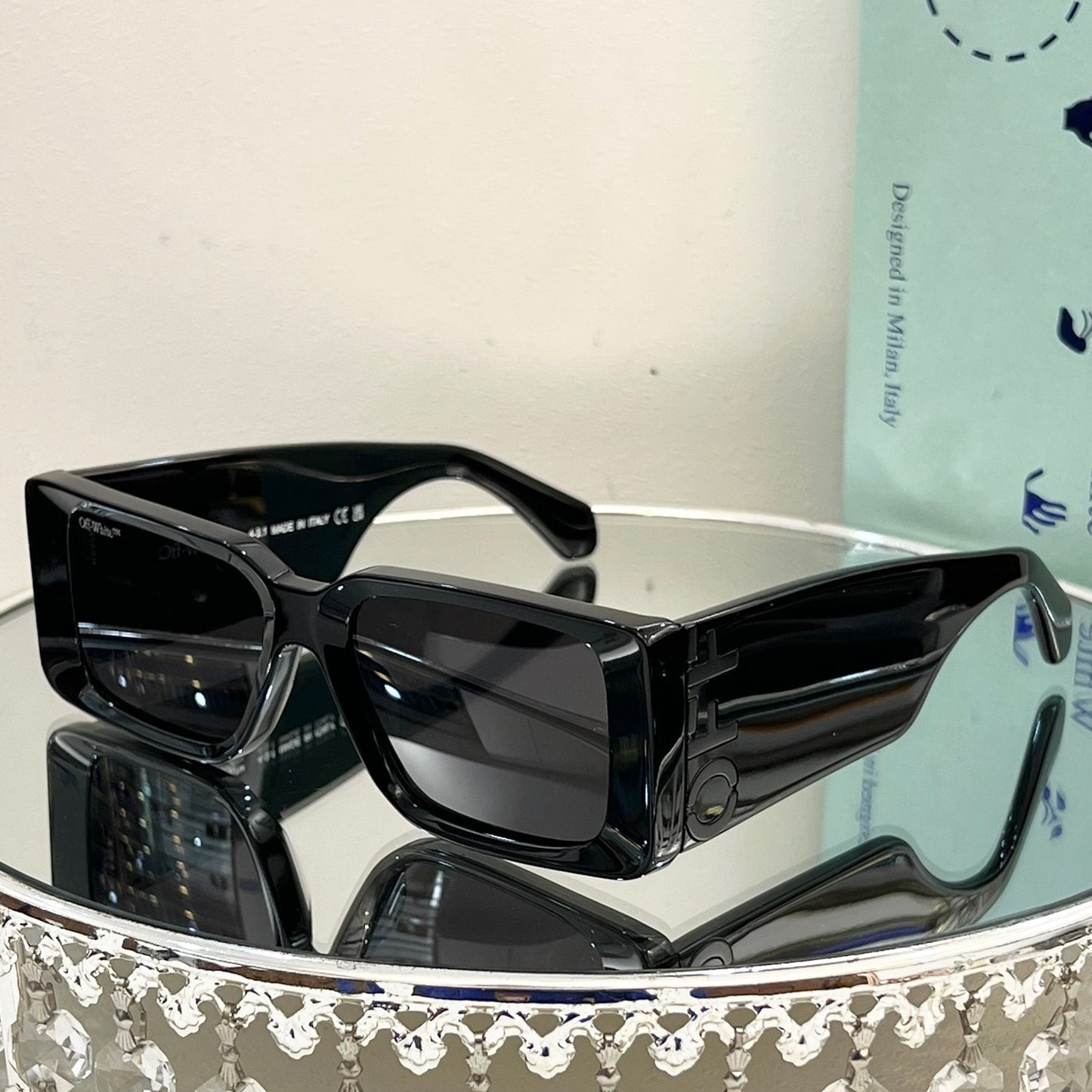 OFF Arrow logo sunglasses#097