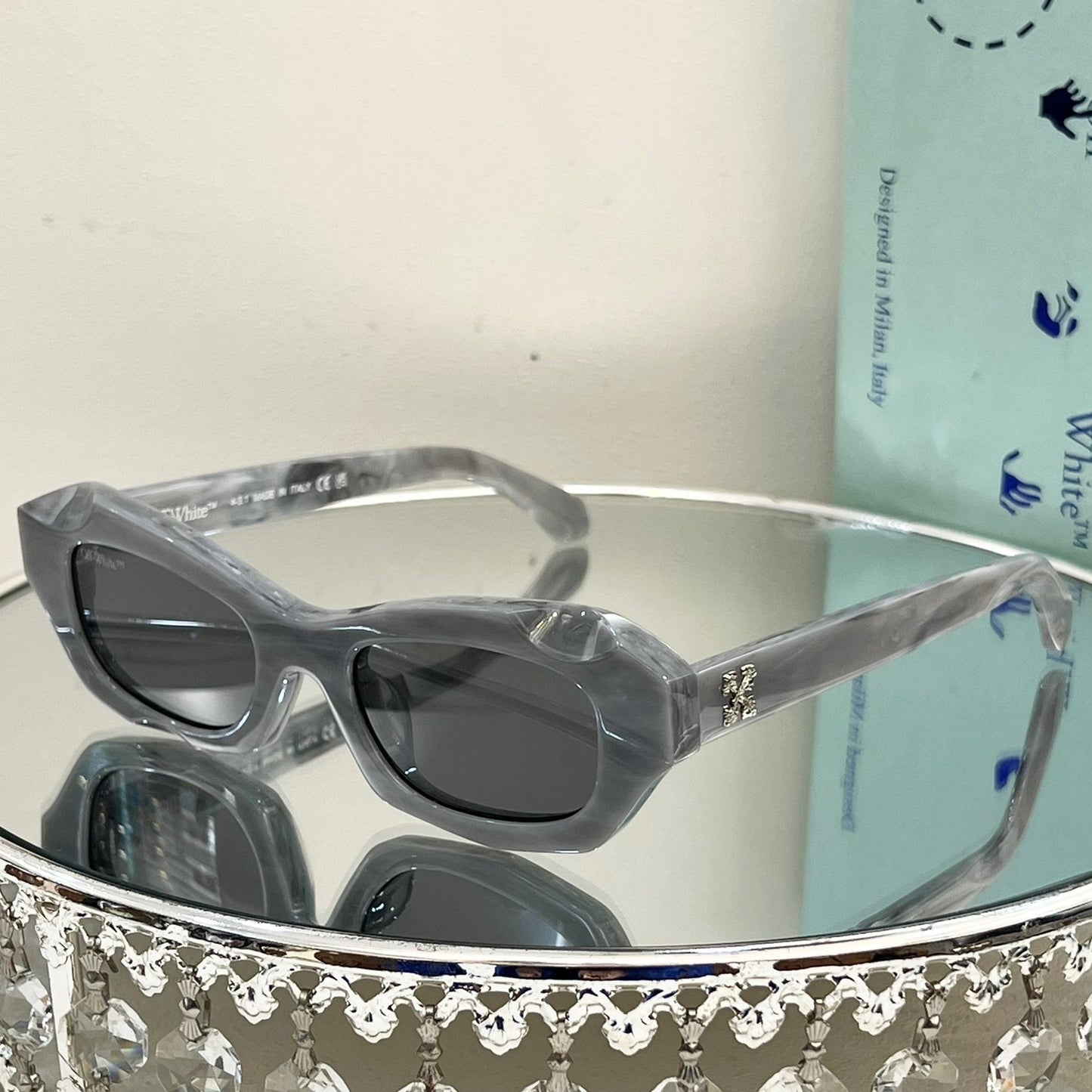 OFF Arrow logo sunglasses#092