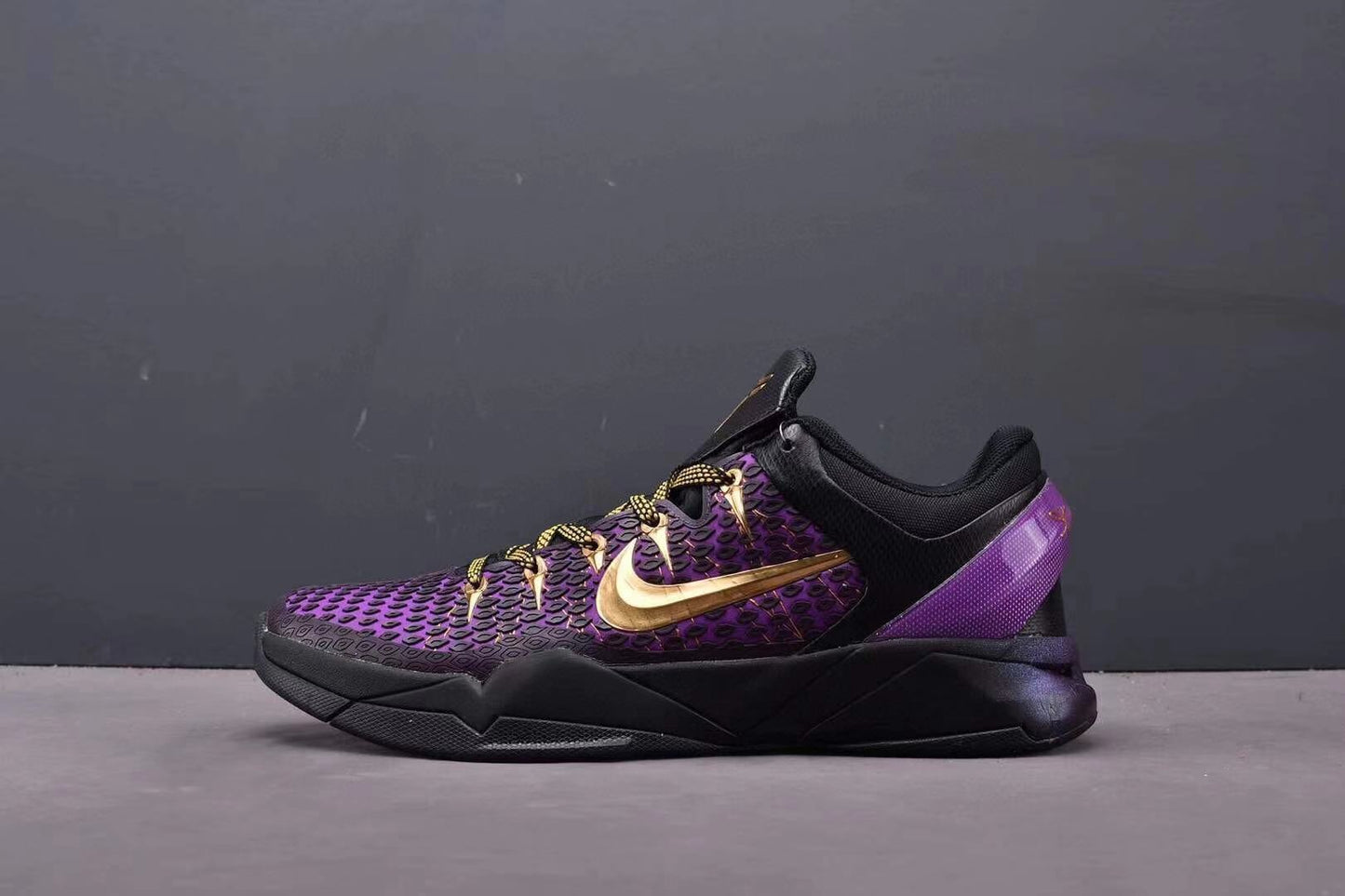 Nike Zoom Kobe 7 Low-Top Basketball Shoes