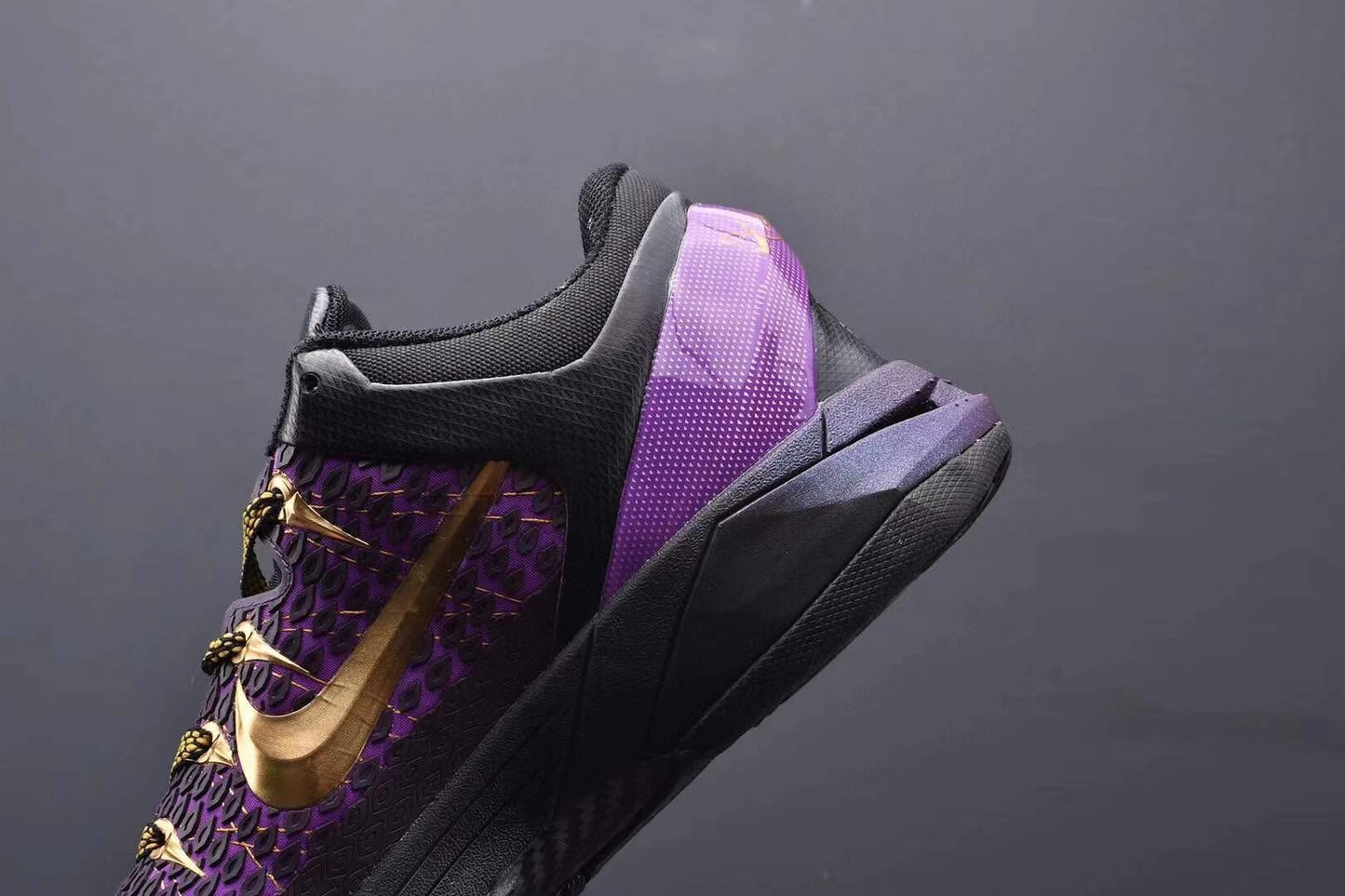 Nike Zoom Kobe 7 Low-Top Basketball Shoes
