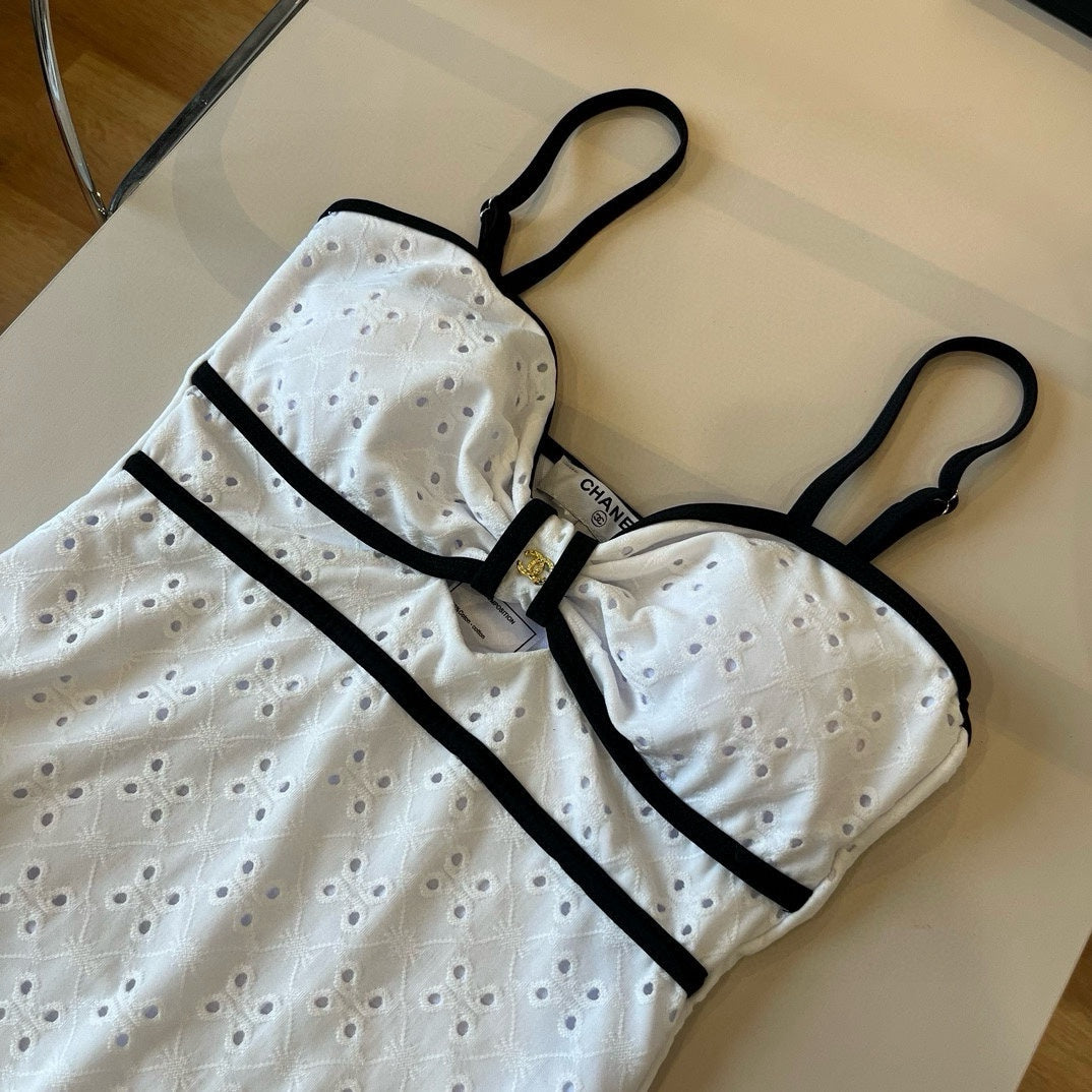 CC BIKINI SWIMSUIT SET IN WHITE AND BLACK TRIM 594786