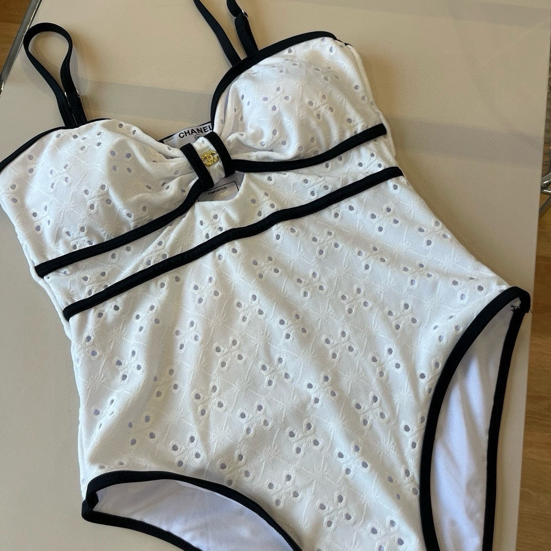 CC BIKINI SWIMSUIT SET IN WHITE AND BLACK TRIM 594786