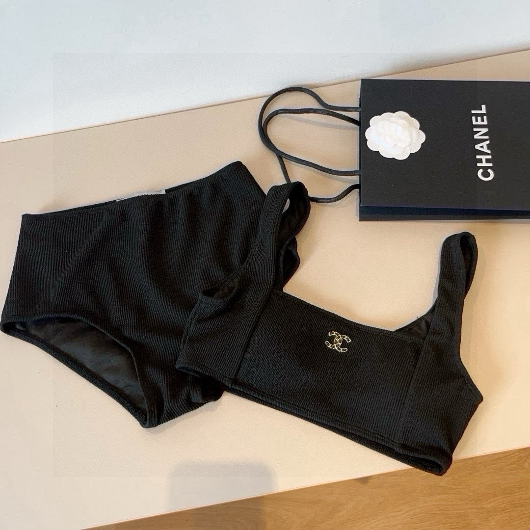 CC BIKINI SWIMSUIT SET IN BLACK ATTACHED WITH LOGO 629243