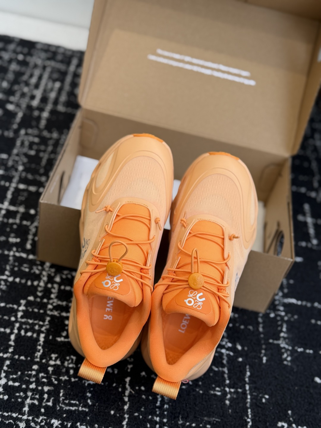 LOE Collaboration Casual Sneakers