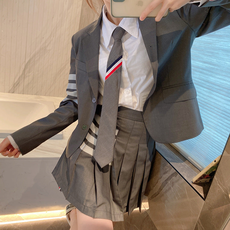 2025  Gray suit