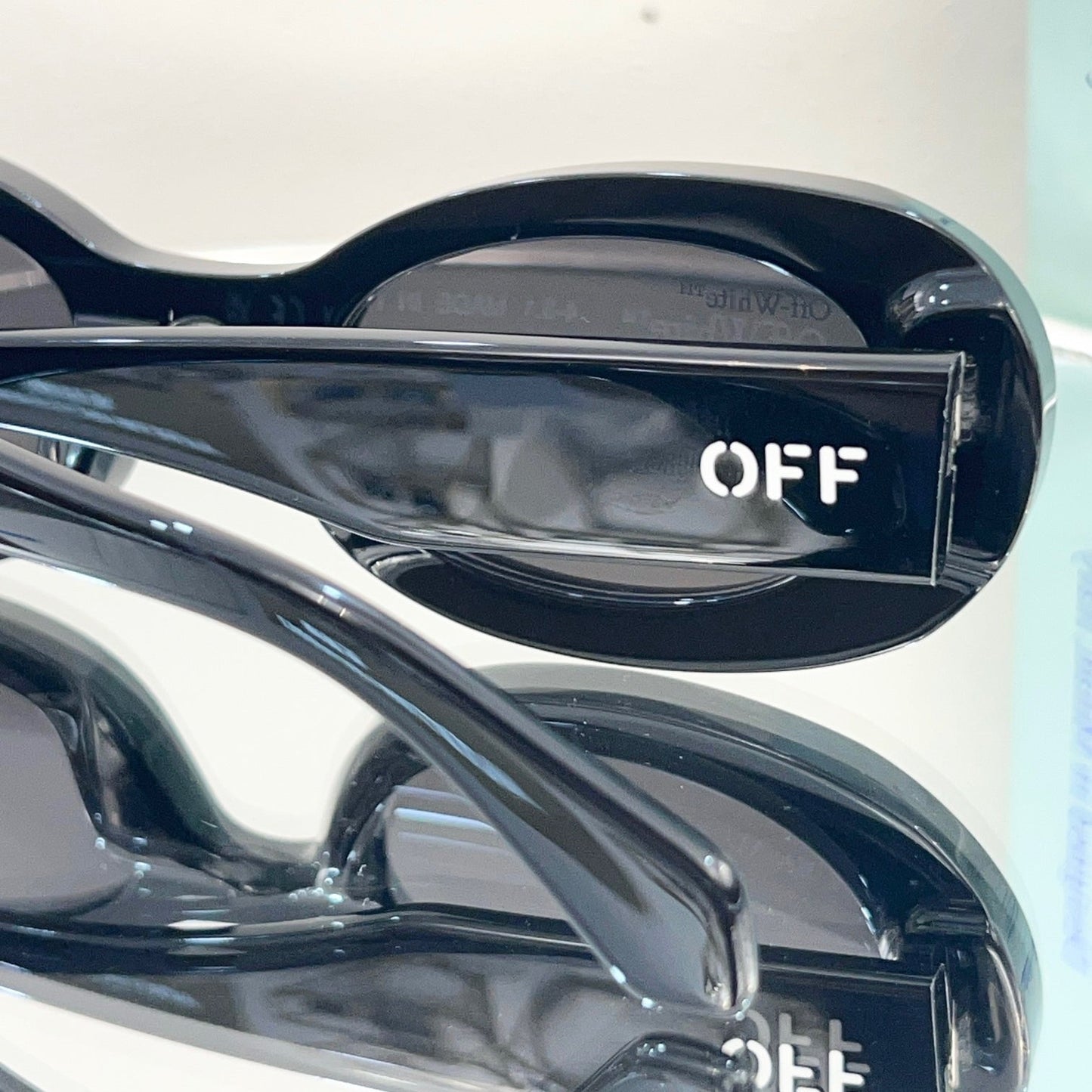 OFF Arrow logo sunglasses#087