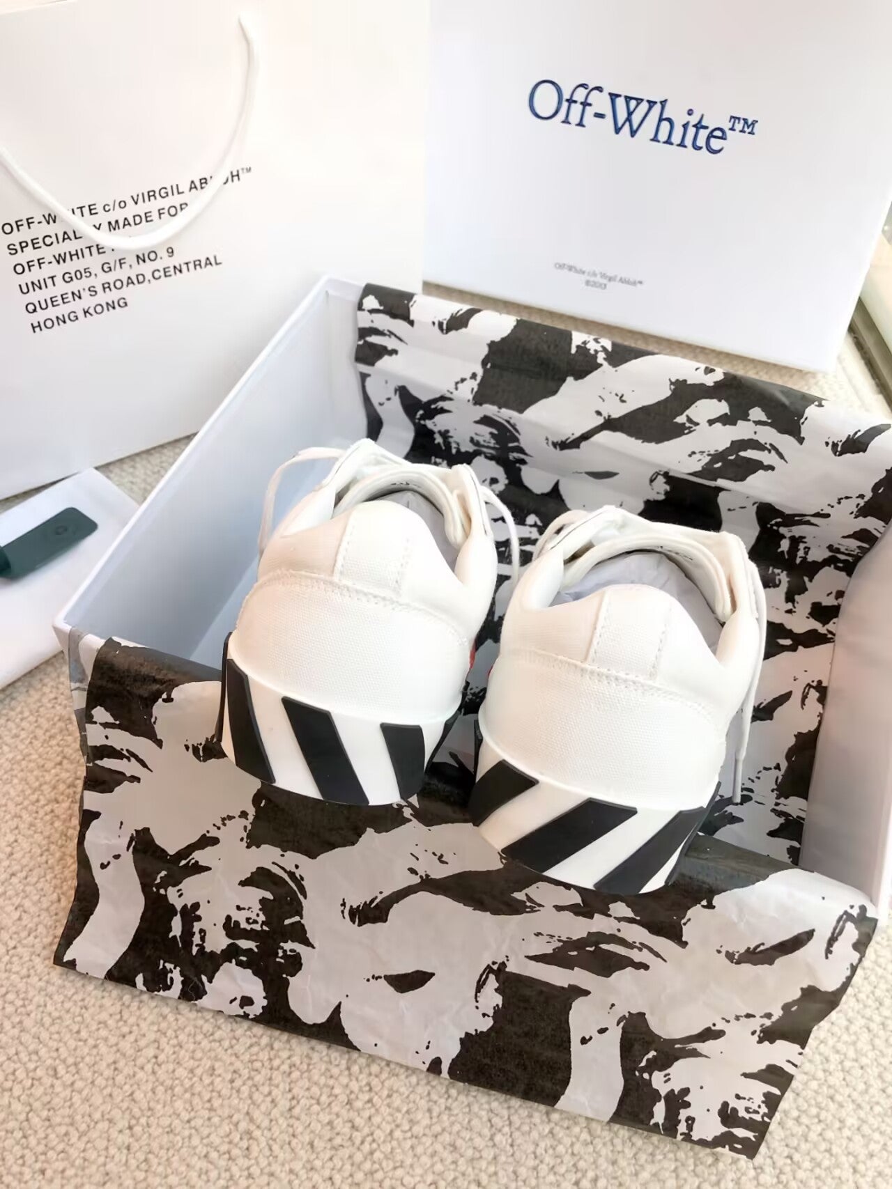 Off  Classic canvas casual shoes