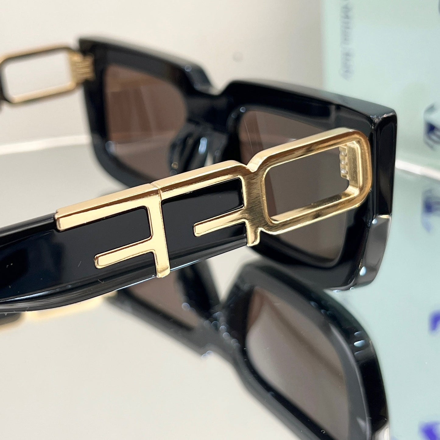 OFF  Arrow logo sunglasses#073