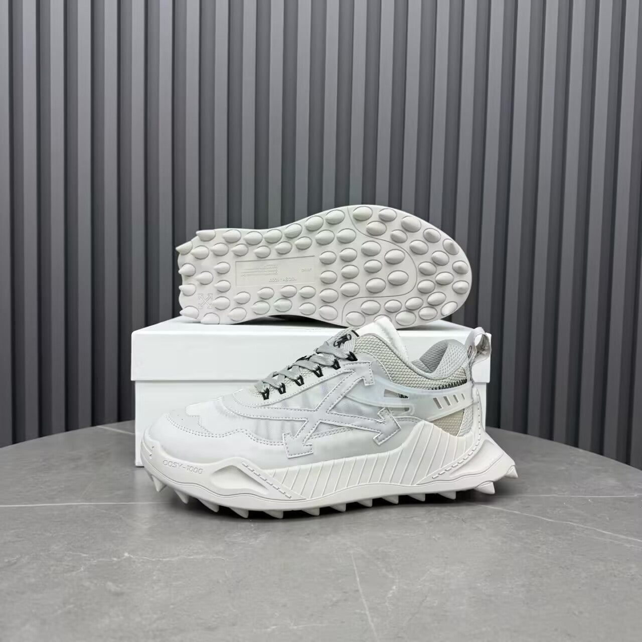 Off  New white sneakers for men and women