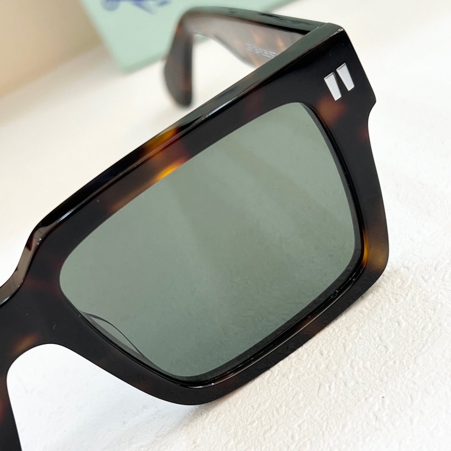 OFF Arrow logo sunglasses#054