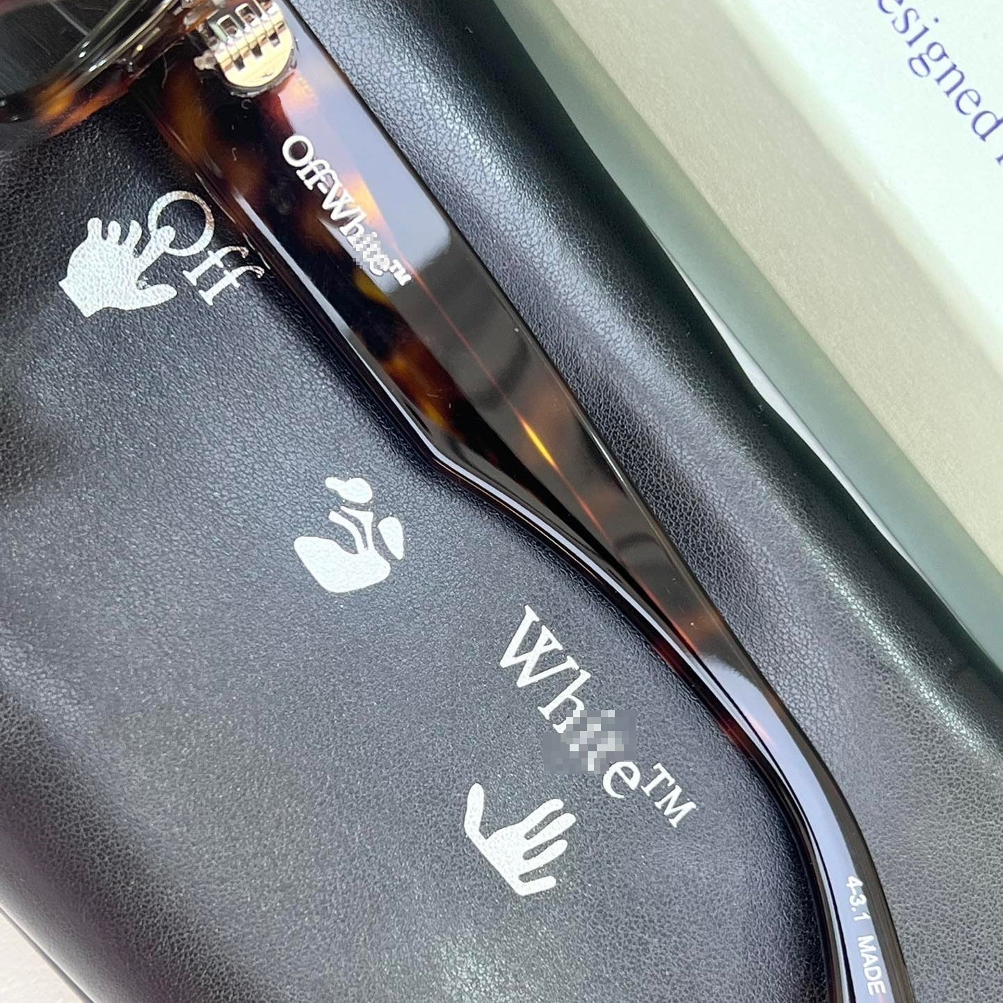 OFF Arrow logo sunglasses#090