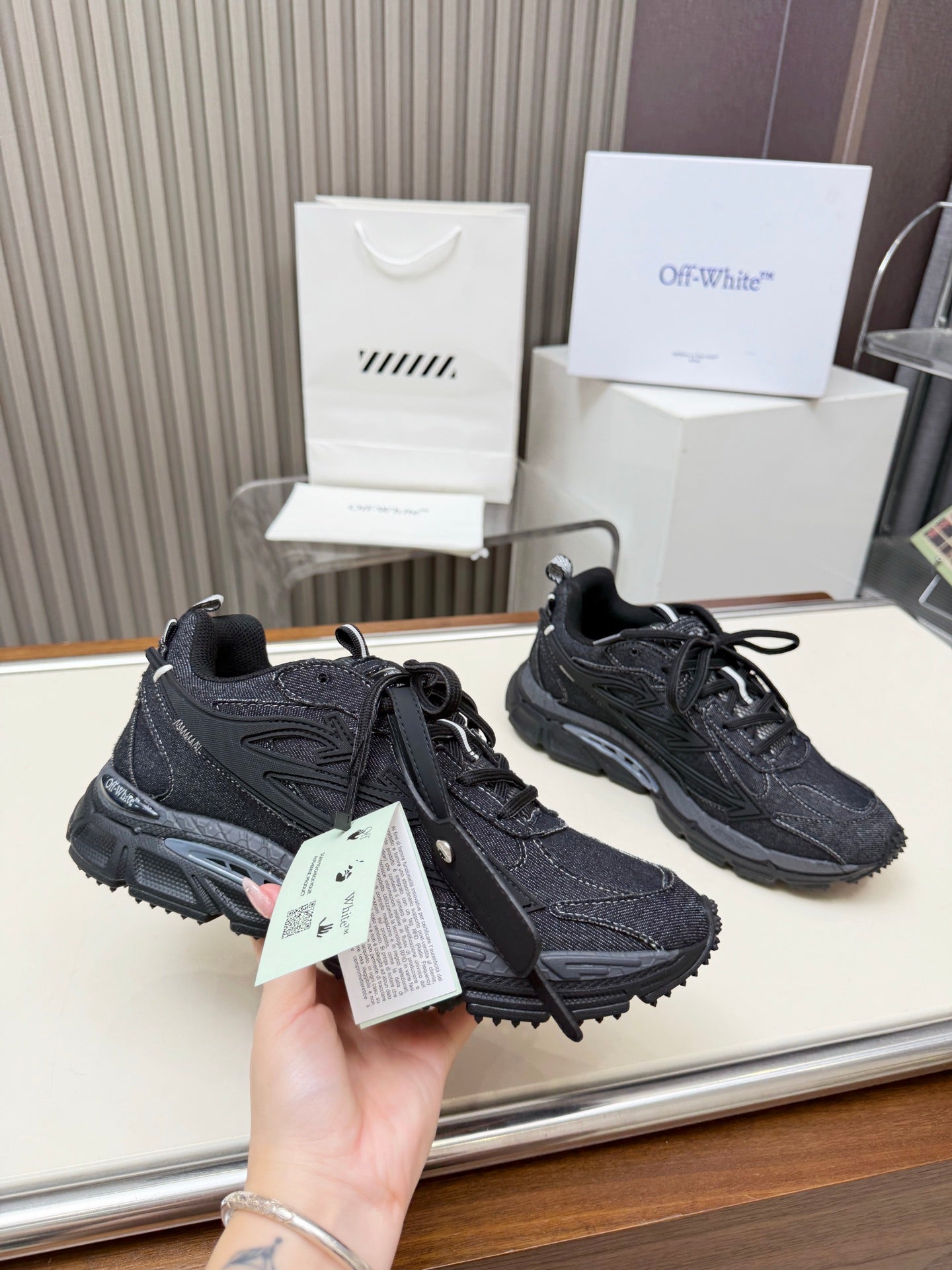 Off  New Men's and Women's Hiking Shoes
