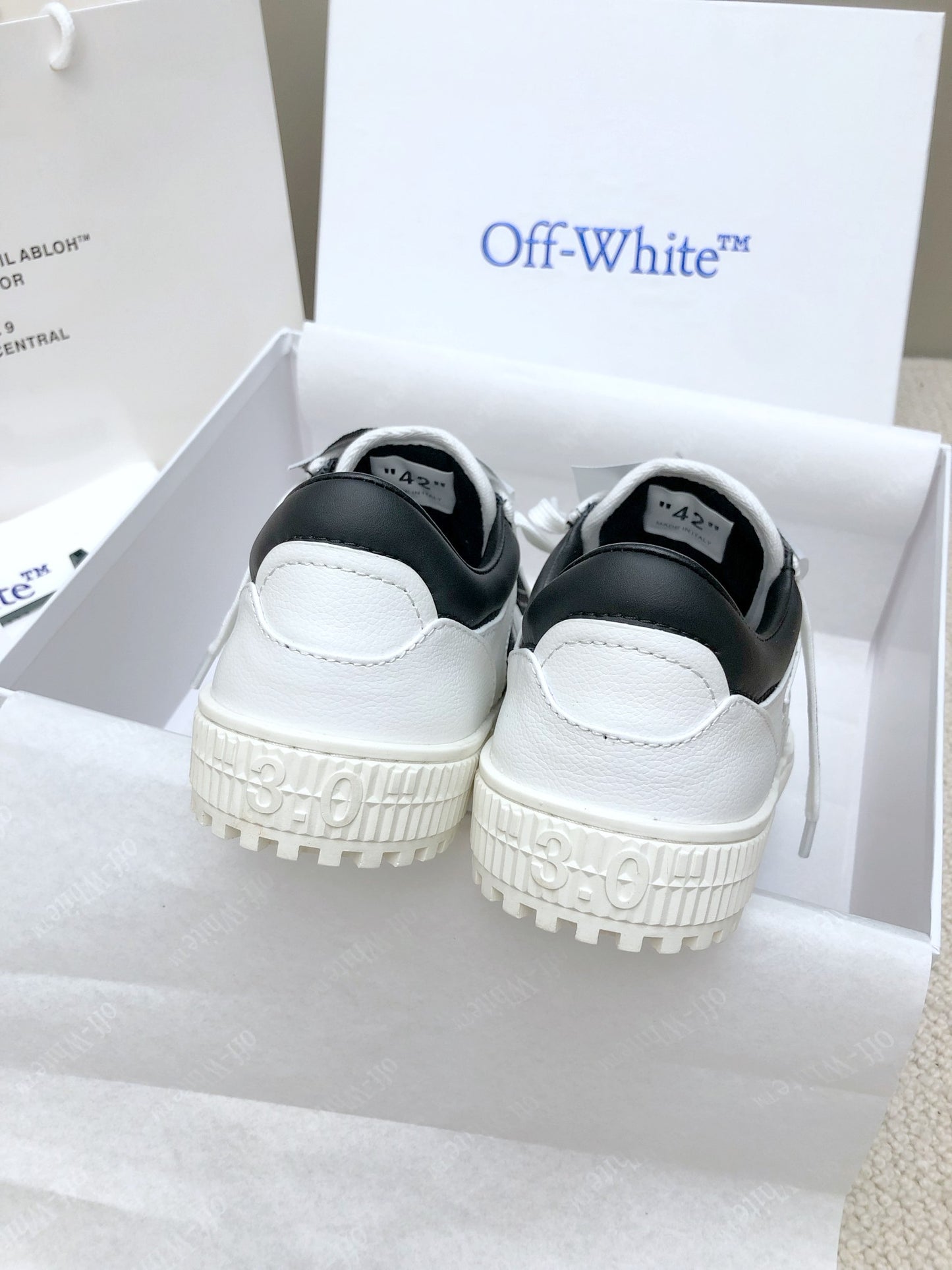 Off  Classic casual shoes