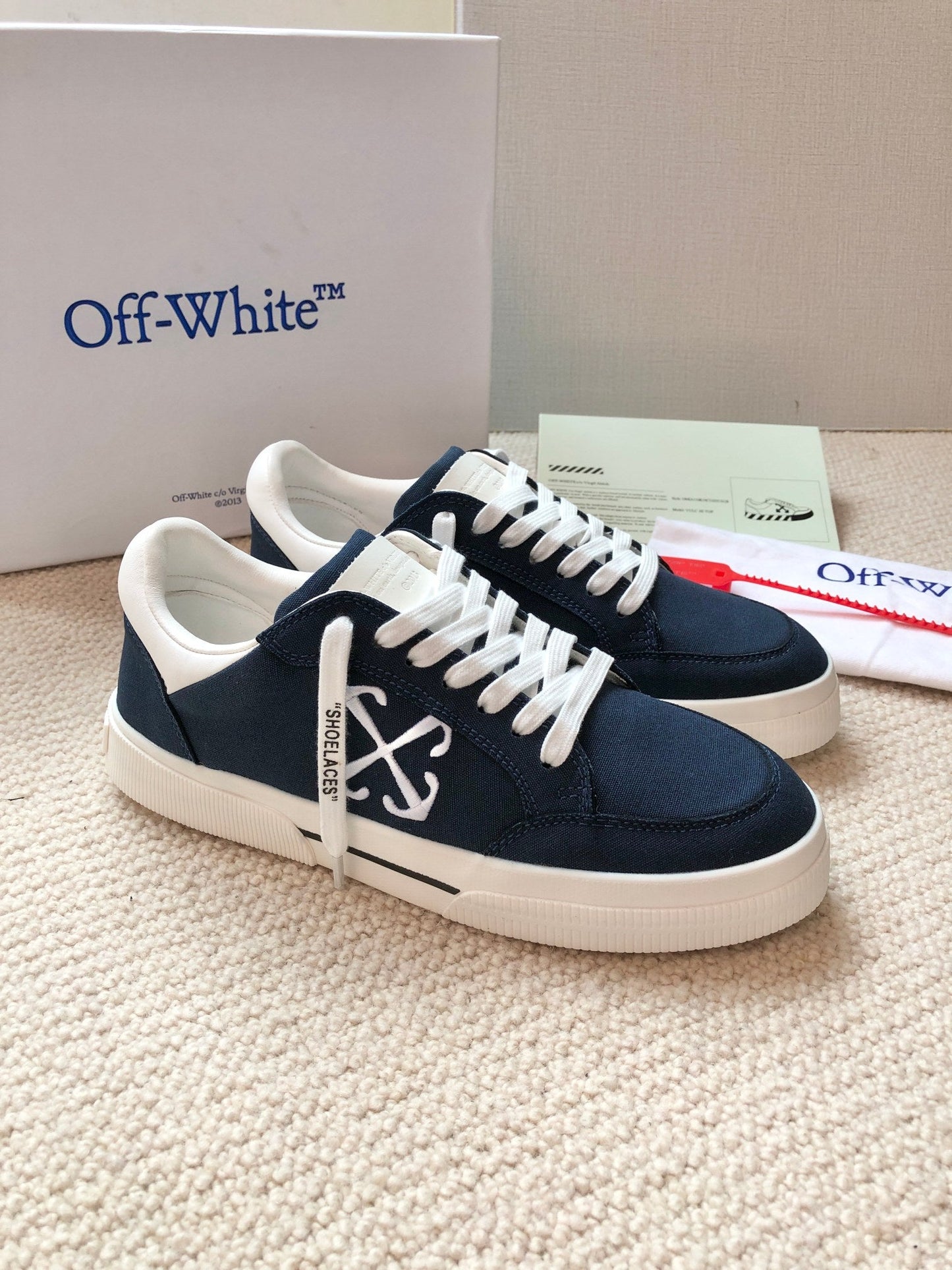 Off New Classic casual shoes