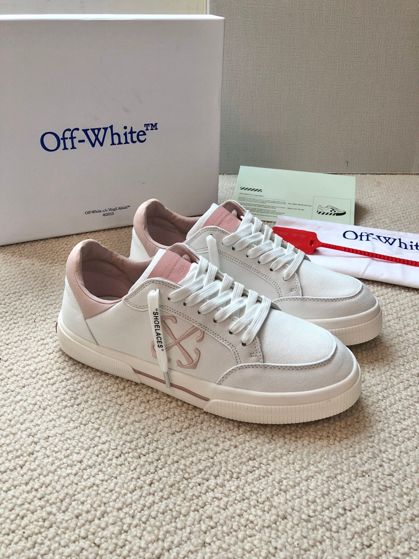 Off New Classic casual shoes