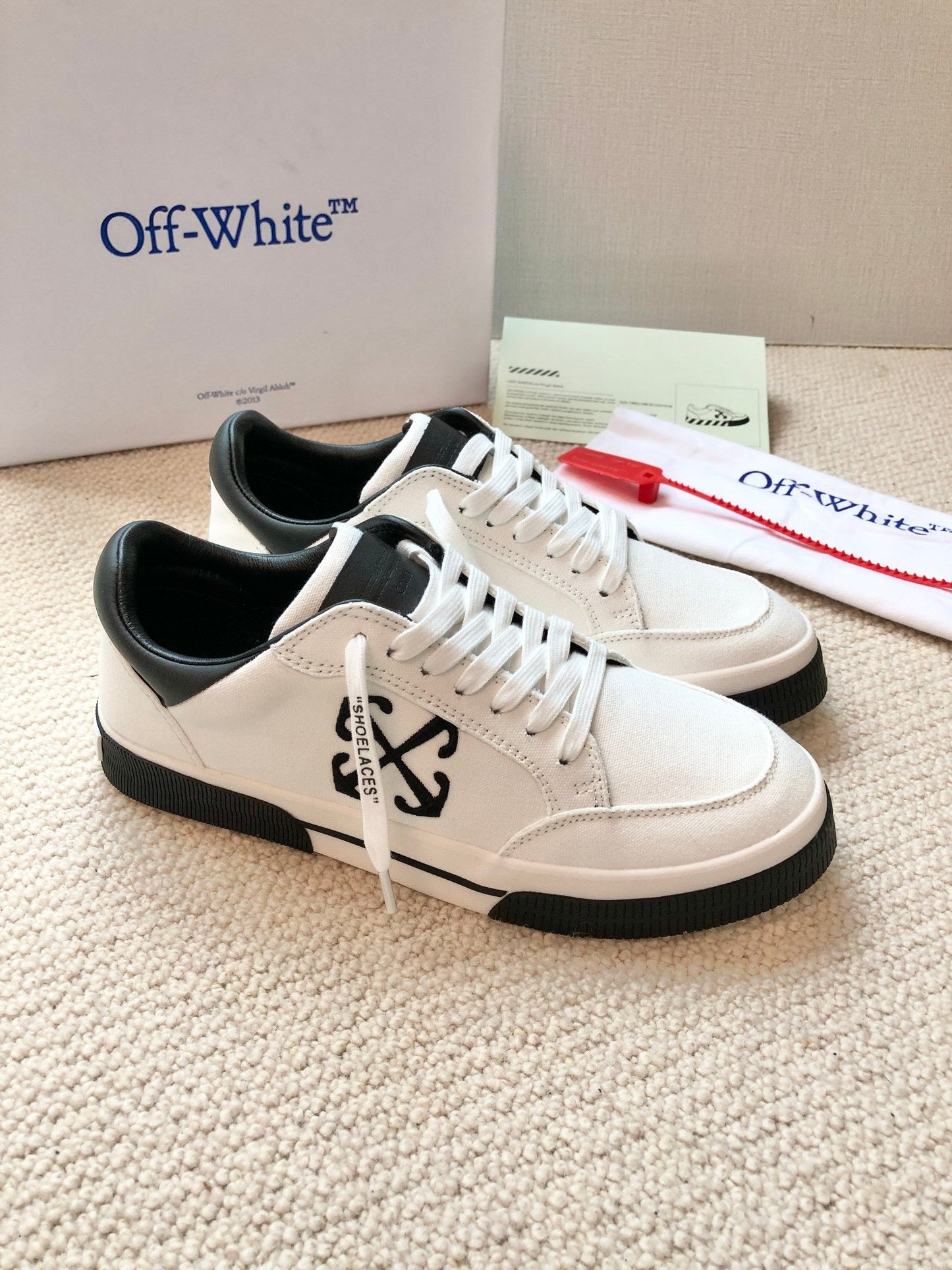 Off New Classic casual shoes